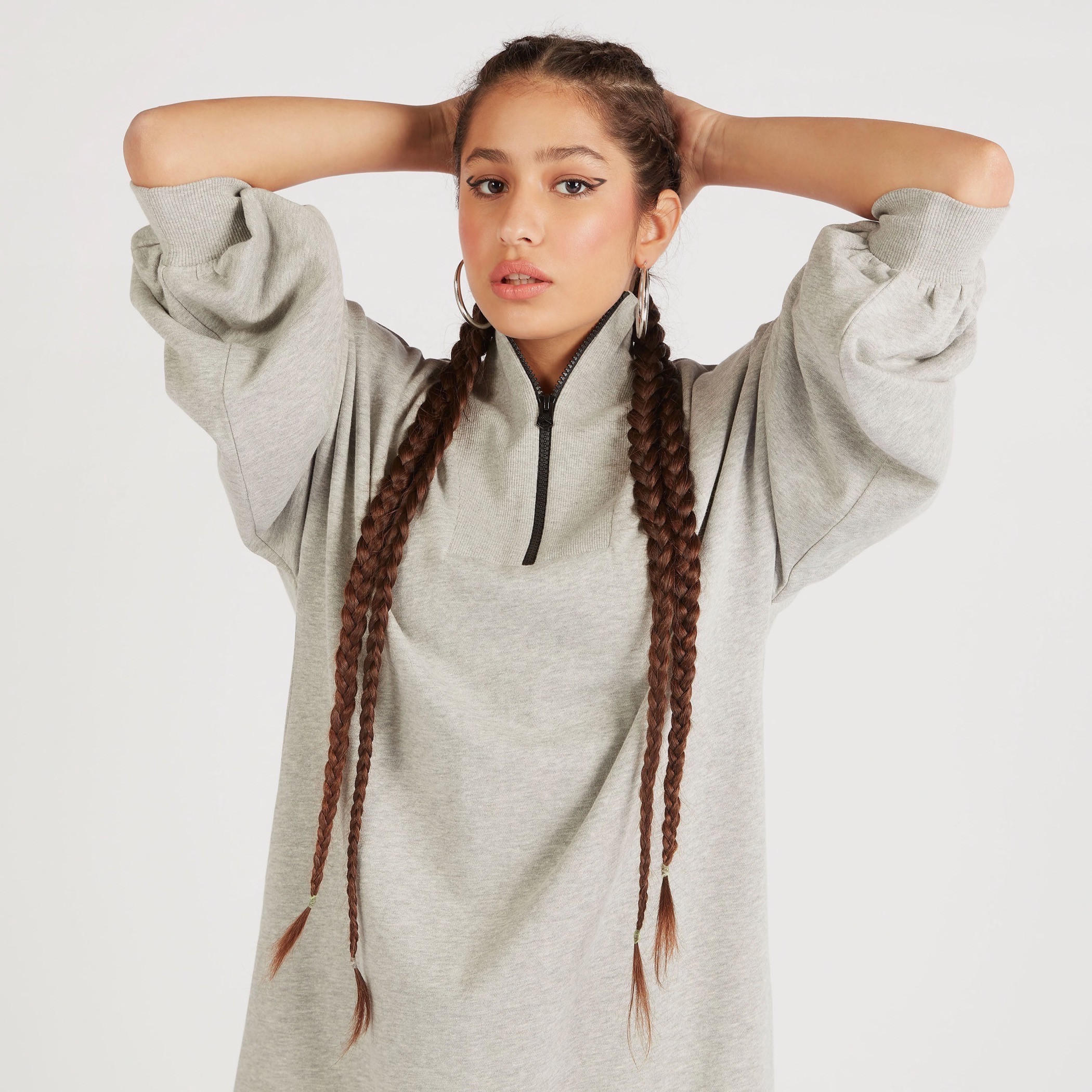 سويت شيرت بياقة عالية وطبعات من لي كوبر-women-clothing-dresses-image-6