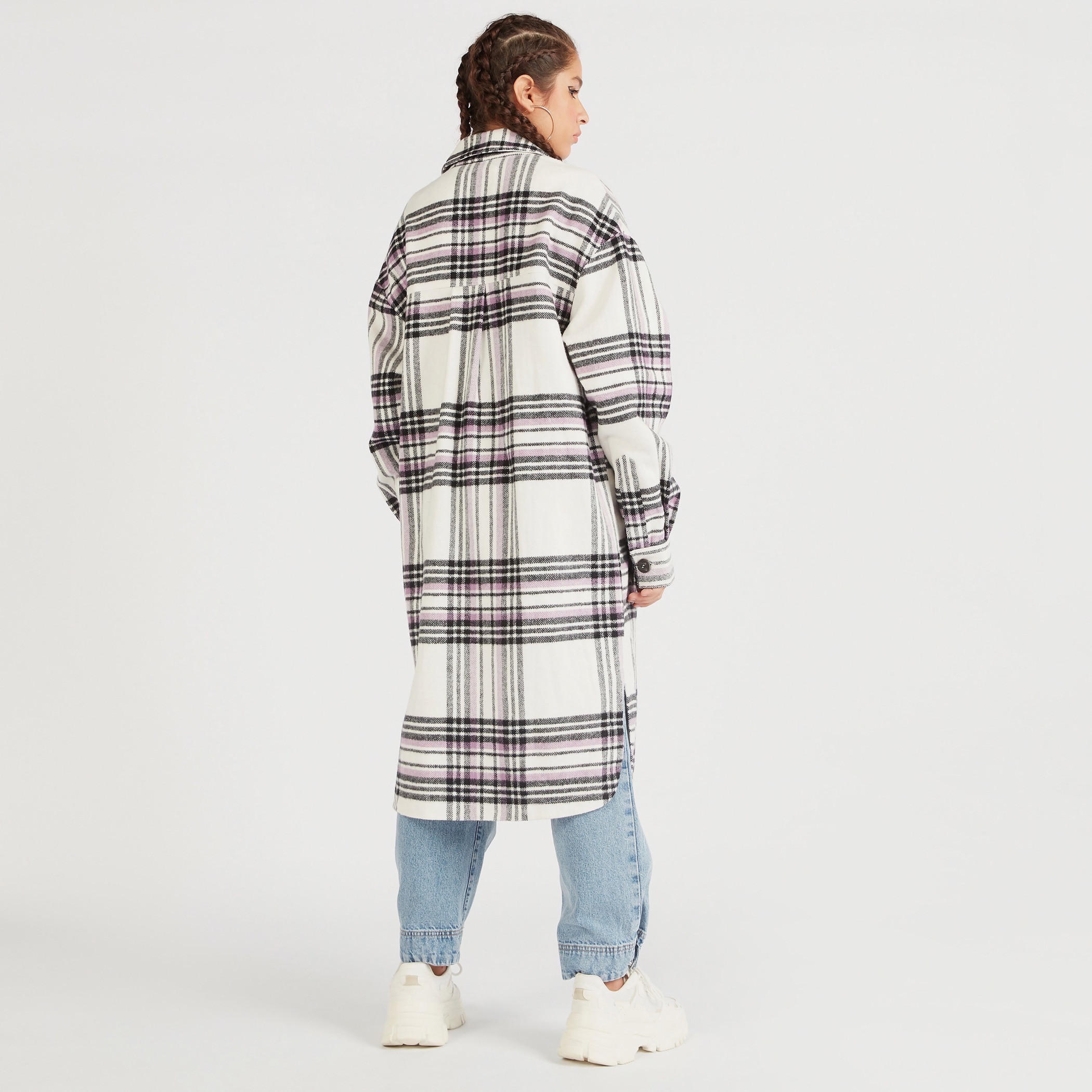 جاكيت طويل كاروهات بأكمام طويلة وجيوب-women-winterwear-coatsandjackets-jackets-image-4