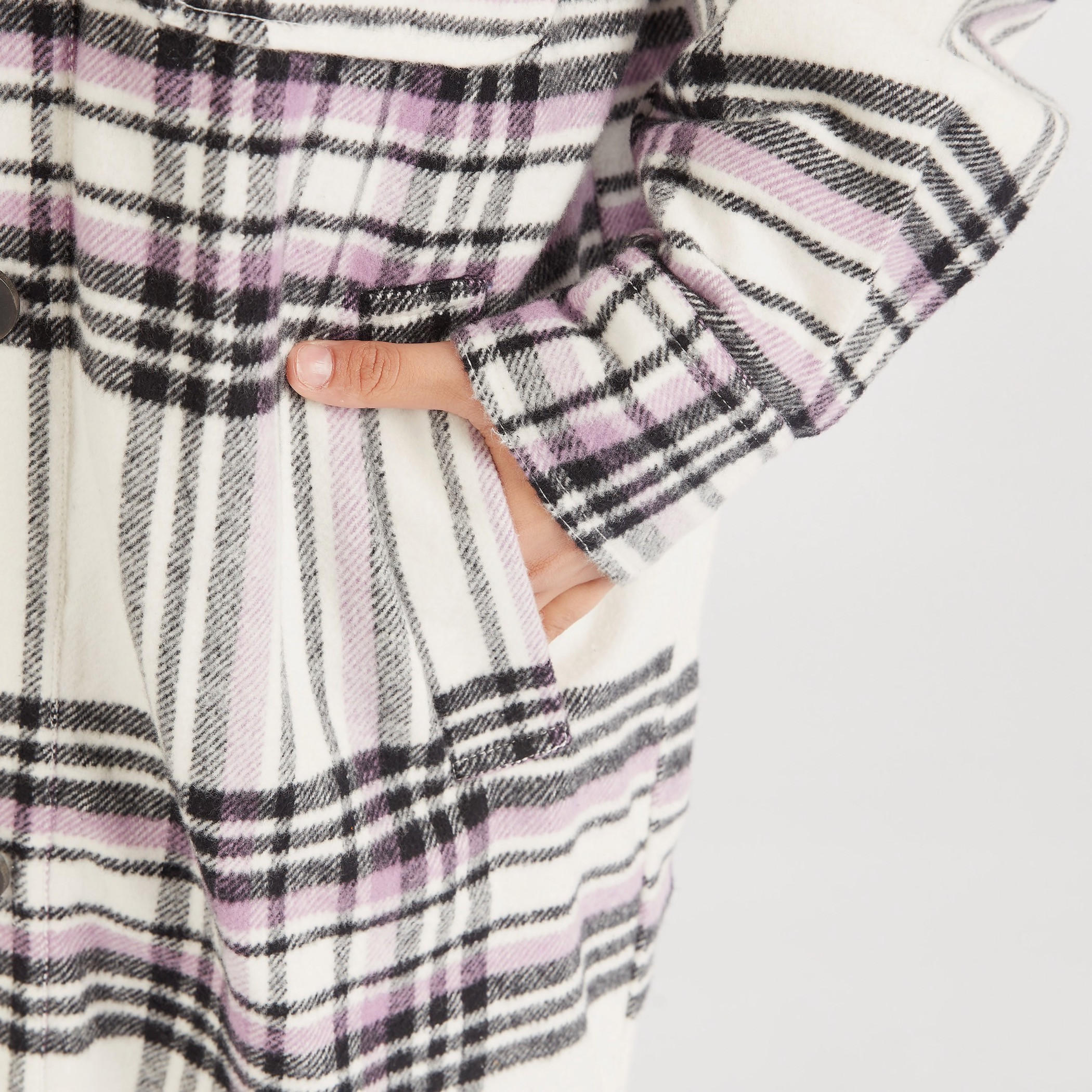 جاكيت طويل كاروهات بأكمام طويلة وجيوب-women-winterwear-coatsandjackets-jackets-image-1