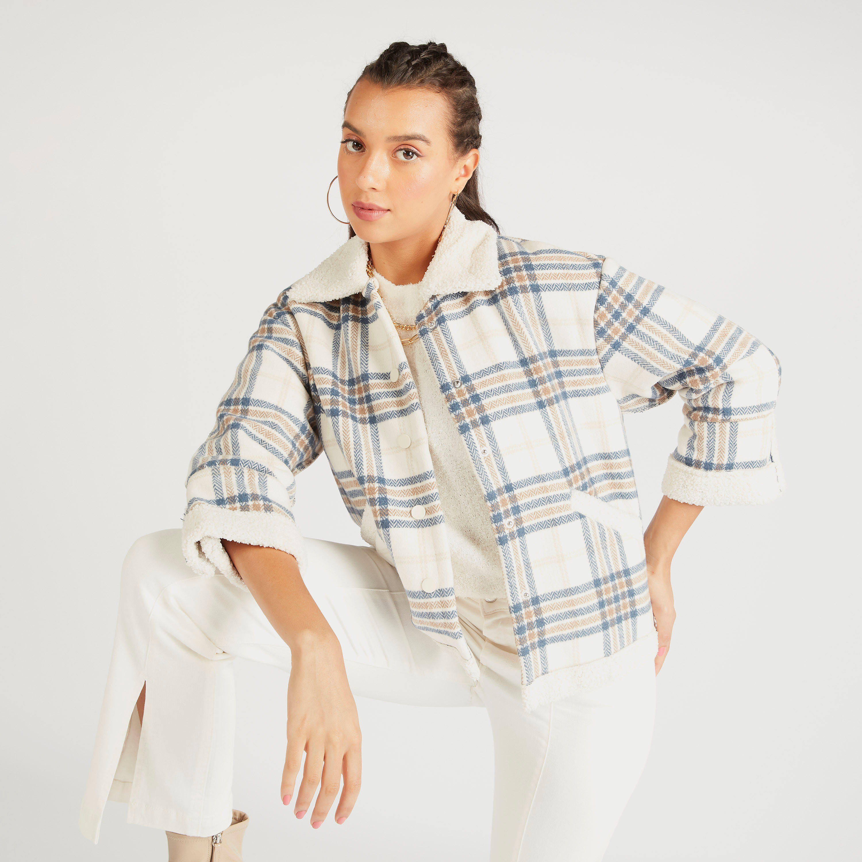 جاكيت كاروهات بزر علوي وأكمام طويلة وجيوب من لي كوبر-women-winterwear-coatsandjackets-jackets-image-8