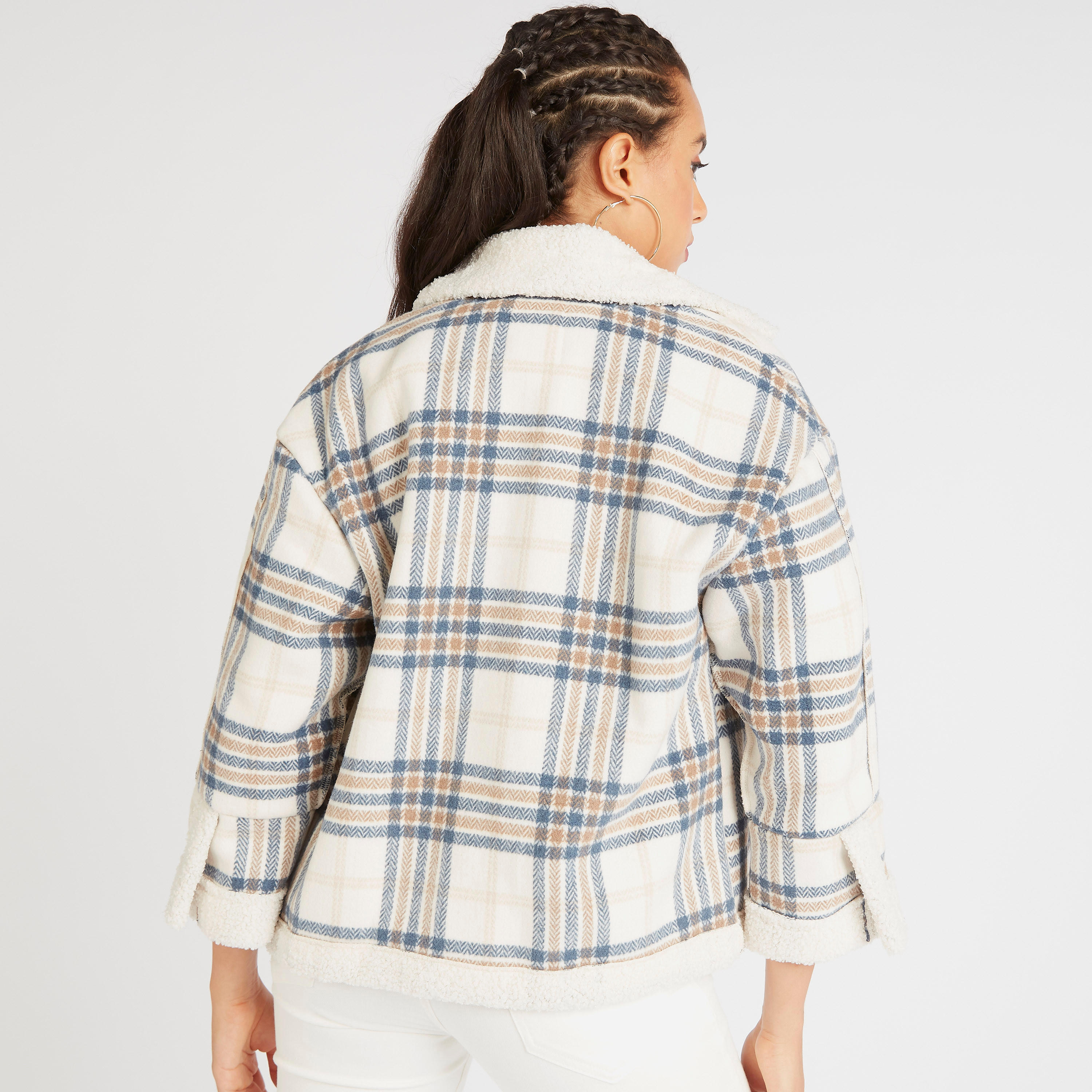 جاكيت كاروهات بزر علوي وأكمام طويلة وجيوب من لي كوبر-women-winterwear-coatsandjackets-jackets-image-5