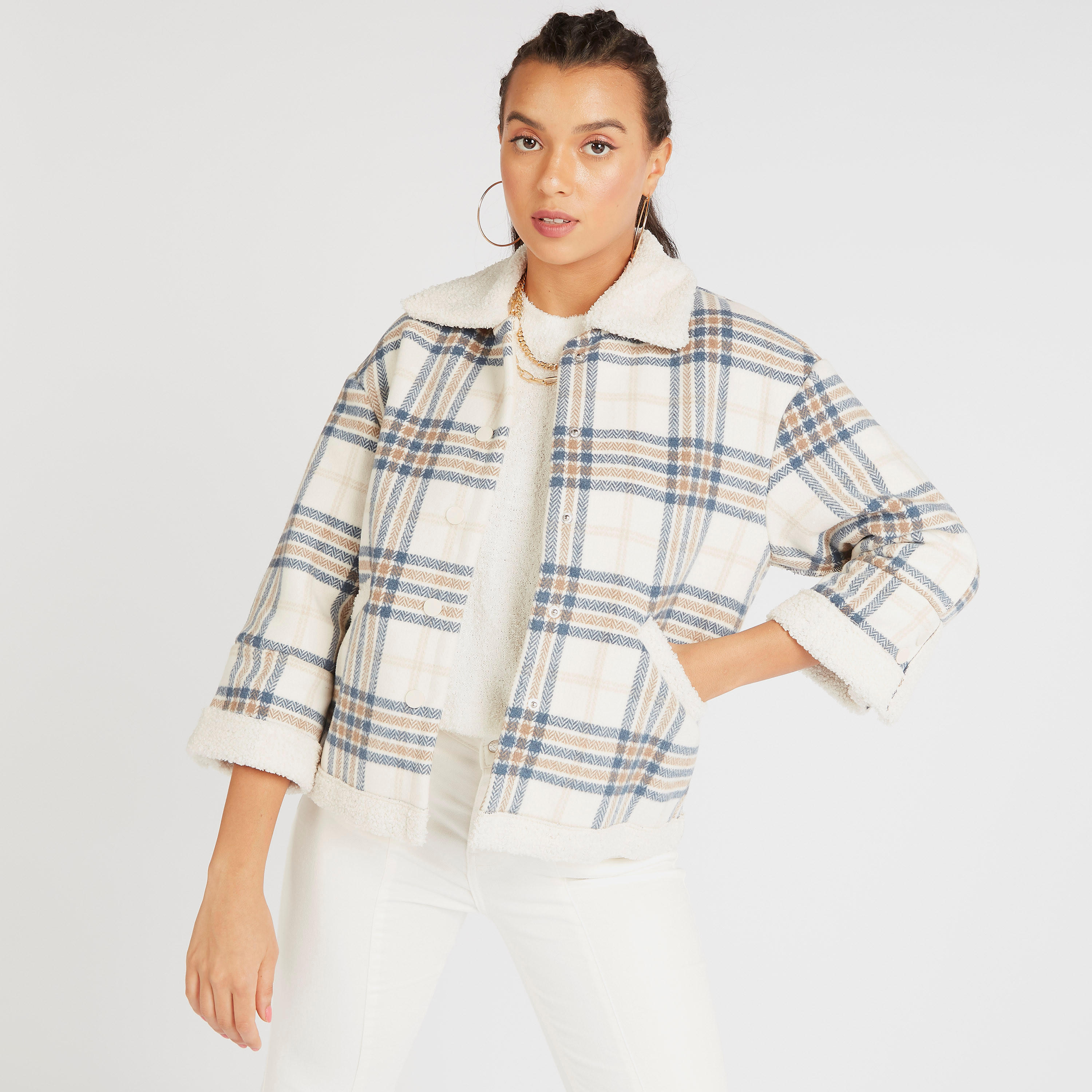جاكيت كاروهات بزر علوي وأكمام طويلة وجيوب من لي كوبر-women-winterwear-coatsandjackets-jackets-image-3