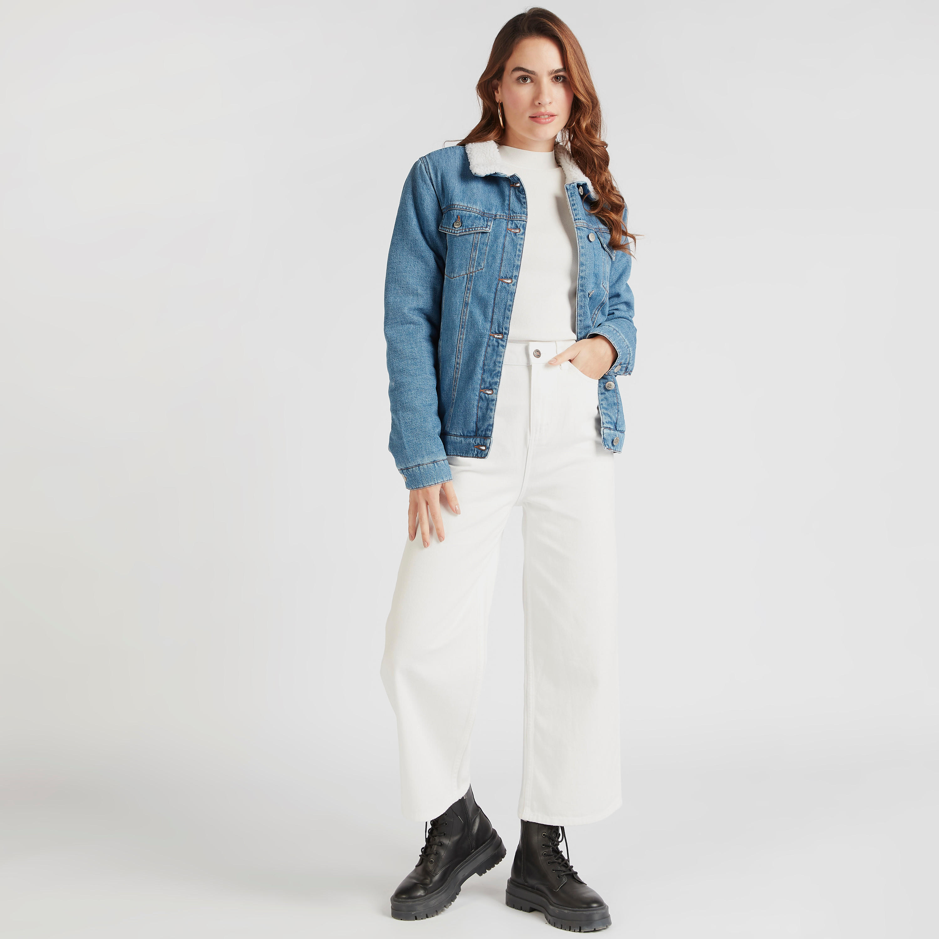 جاكيت دنيم سادة بياقة شيربا مبطنة وجيوب من لي كوبر-women-winterwear-coatsandjackets-jackets-image-4