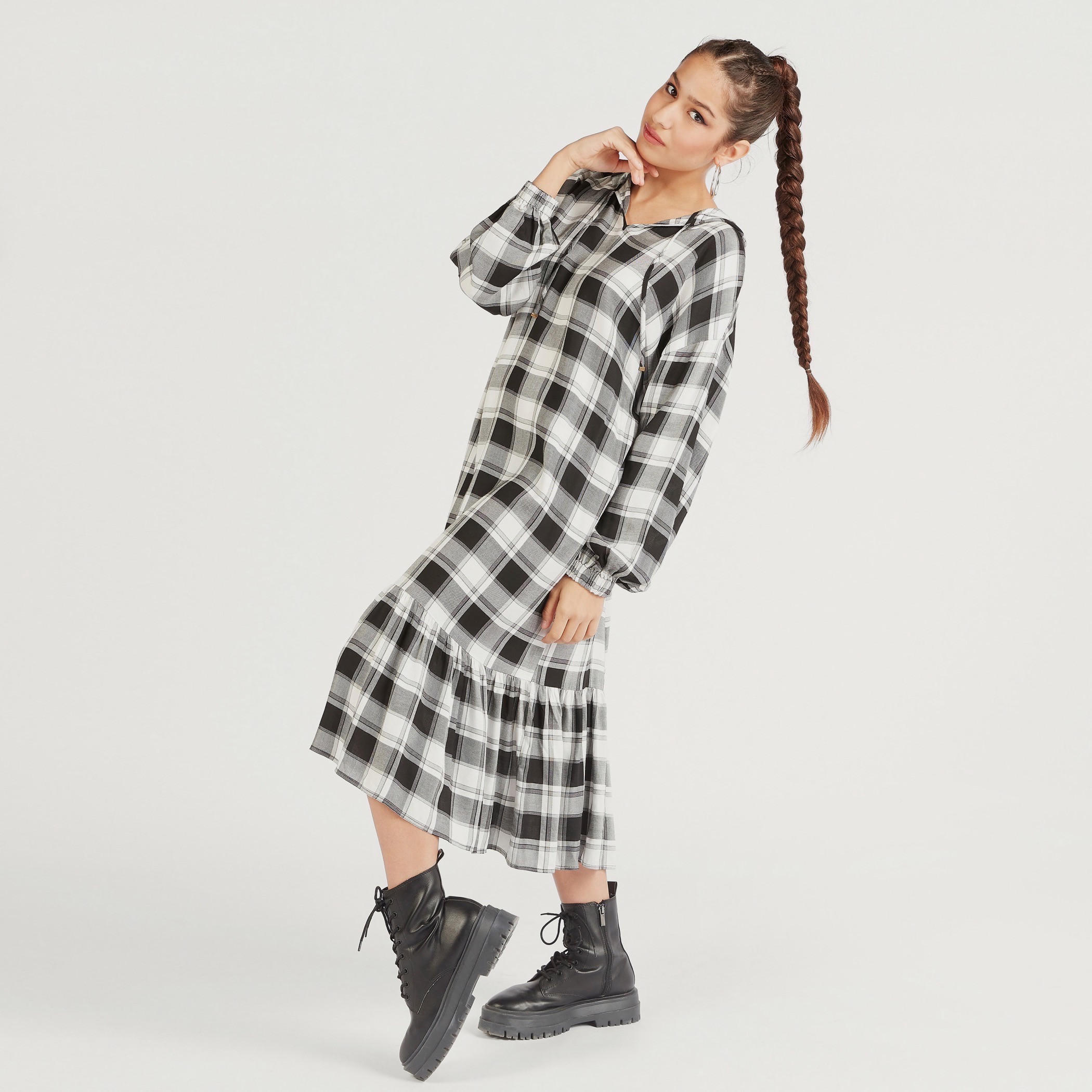 فستان واسع ميدي كاروهات وأكمام طويلة من لي كوبر-women-clothing-dresses-image-2