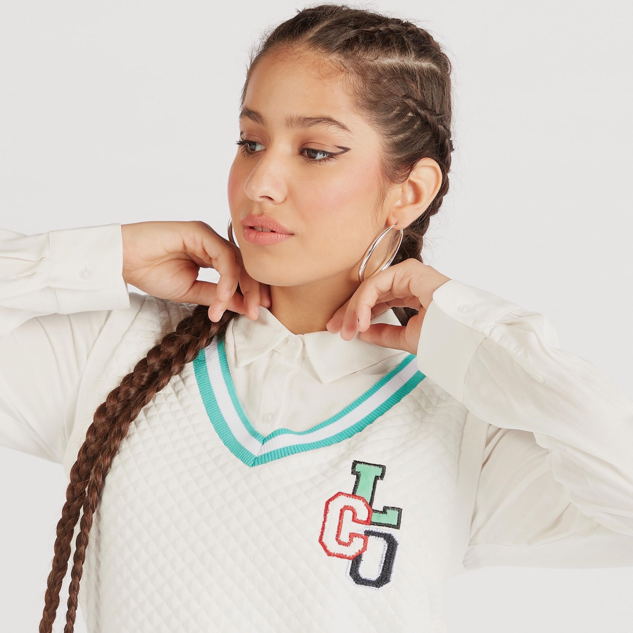 كنزة مربّعات دون أكمام بياقة V من لي كوبر-women-winterwear-hoodiesandsweatshirts-sweatshirts-image-3
