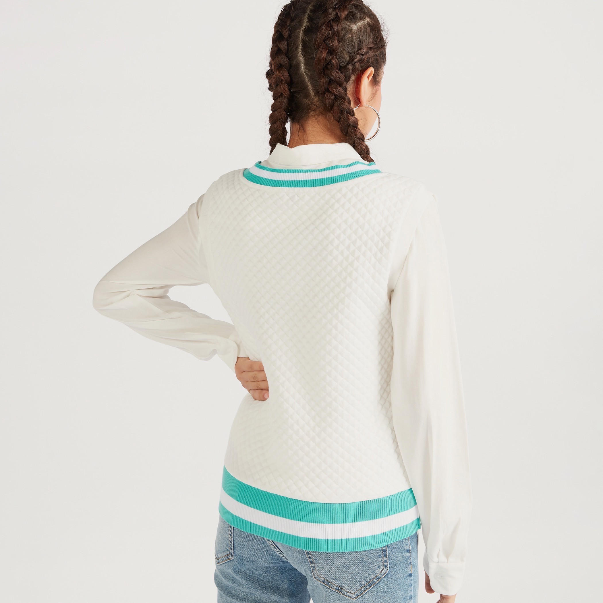 كنزة مربّعات دون أكمام بياقة V من لي كوبر-women-winterwear-hoodiesandsweatshirts-sweatshirts-image-4