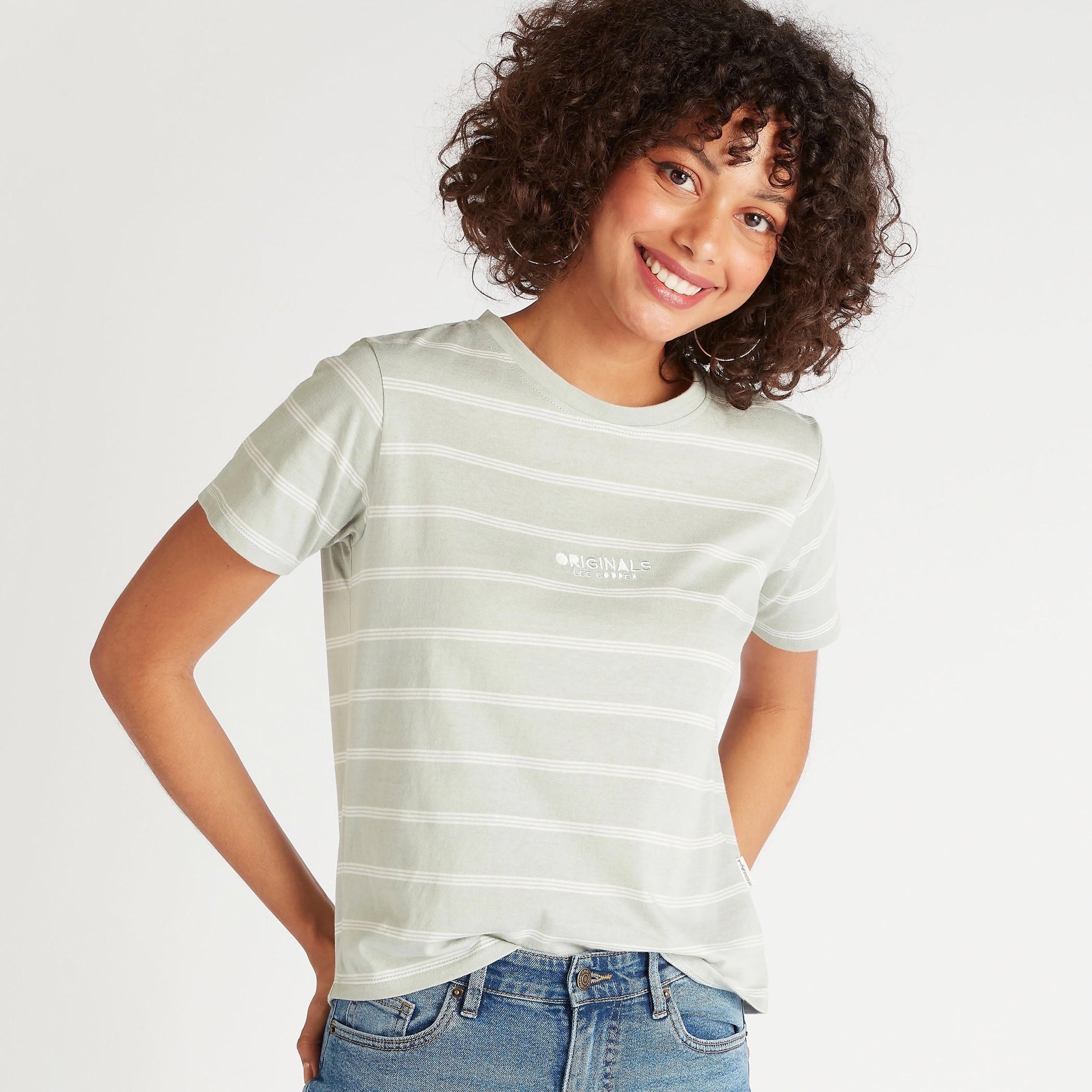 تيشيرت مخطّط بياقة ضيّقة وأكمام قصيرة من لي كوبر-women-clothing-tshirts-image-1