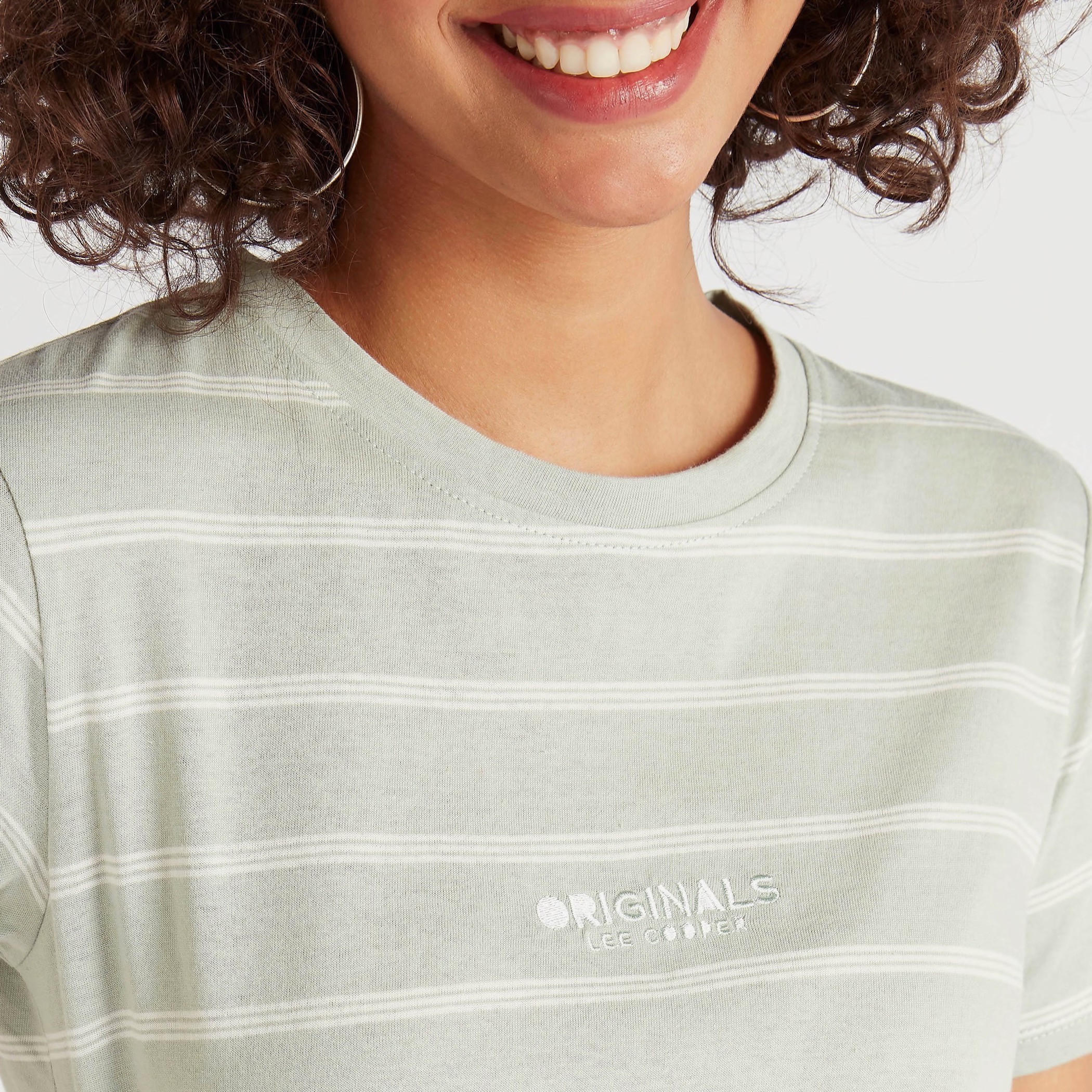 تيشيرت مخطّط بياقة ضيّقة وأكمام قصيرة من لي كوبر-women-clothing-tshirts-image-3