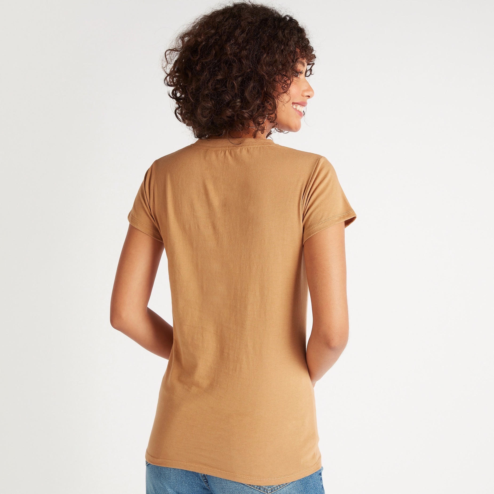 تيشيرت سادة بياقة ضيّقة وأكمام كاب من لي كوبر-women-clothing-tshirts-image-4
