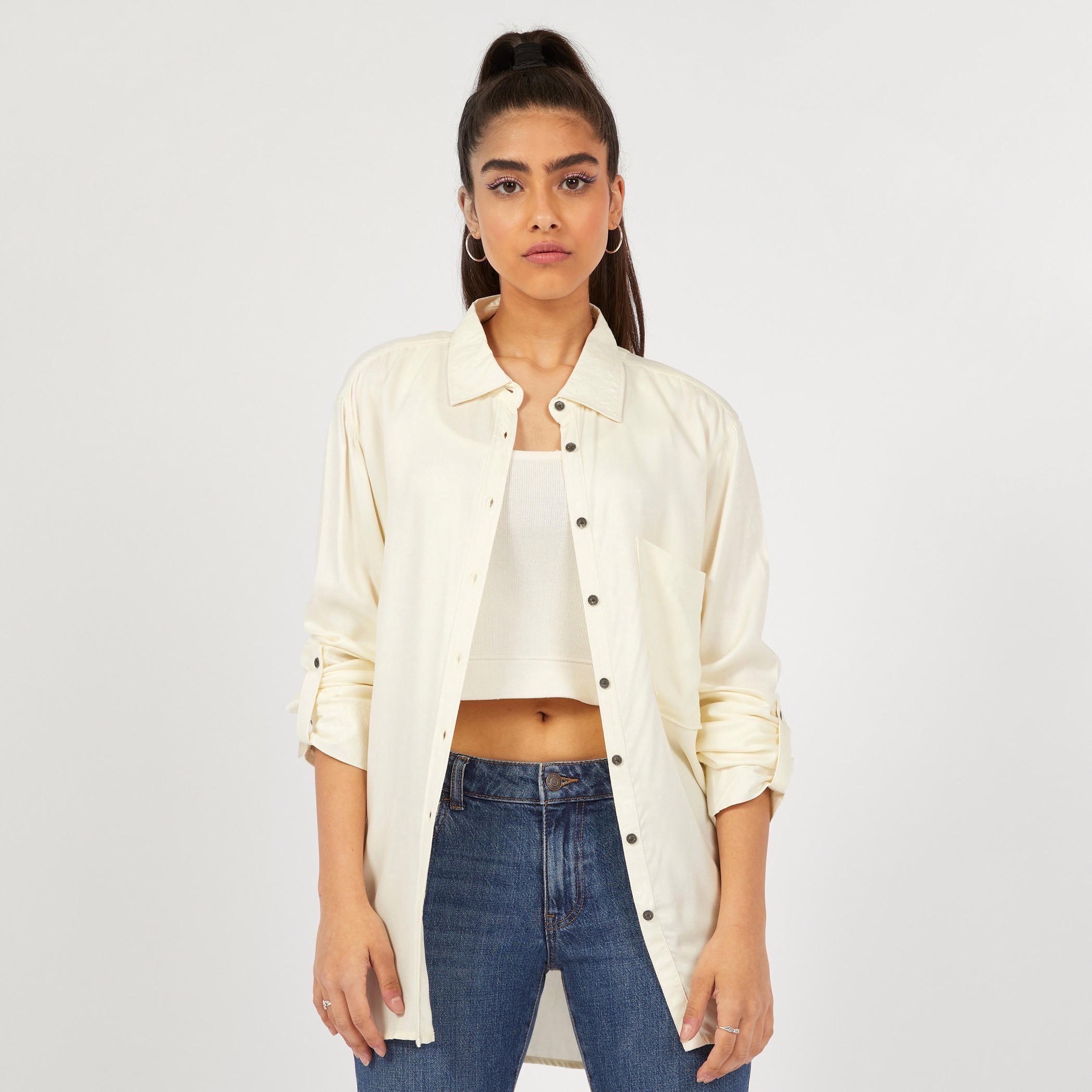 قميص سادة بأكمام طويلة وجيب على الصدر من لي كوبر-women-clothing-shirtsandblouses-shirts-image-1