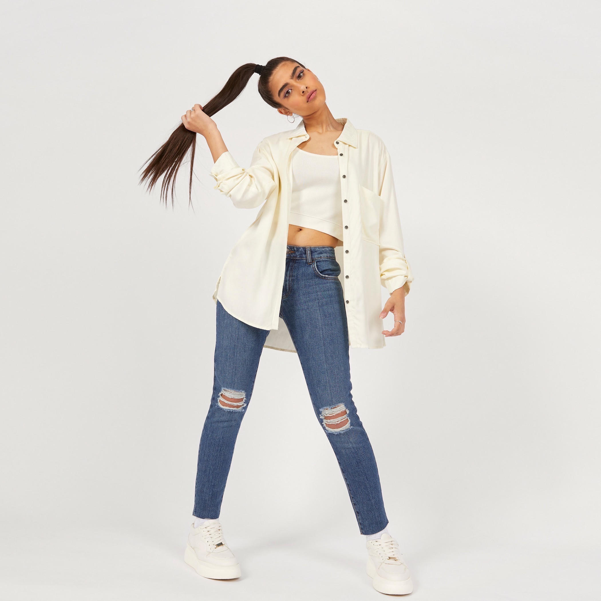قميص سادة بأكمام طويلة وجيب على الصدر من لي كوبر-women-clothing-shirtsandblouses-shirts-image-5