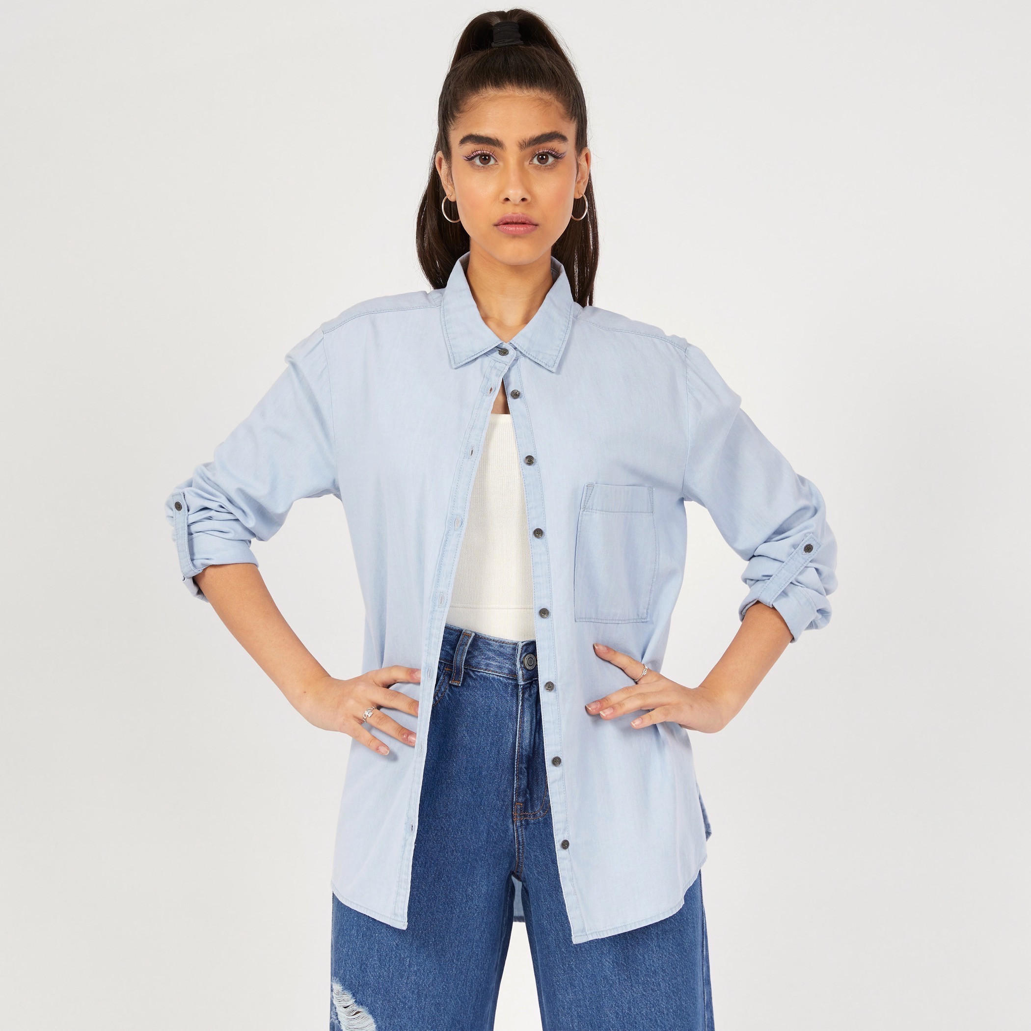 قميص سادة بأكمام طويلة وجيب على الصدر من لي كوبر-women-clothing-shirtsandblouses-shirts-image-6