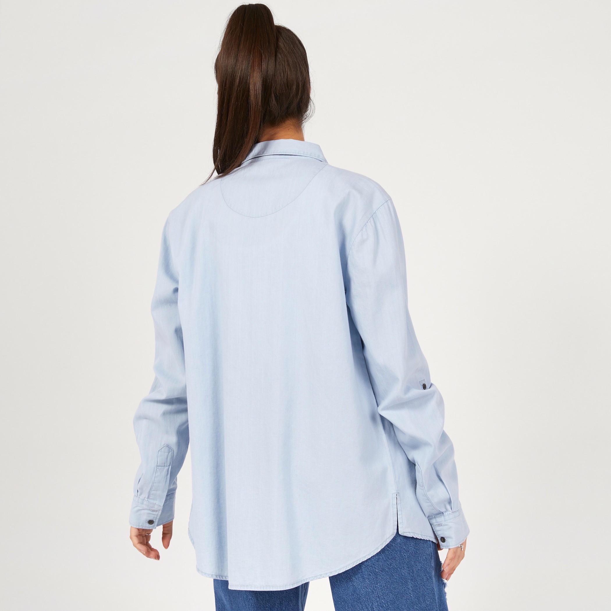 قميص سادة بأكمام طويلة وجيب على الصدر من لي كوبر-women-clothing-shirtsandblouses-shirts-image-8