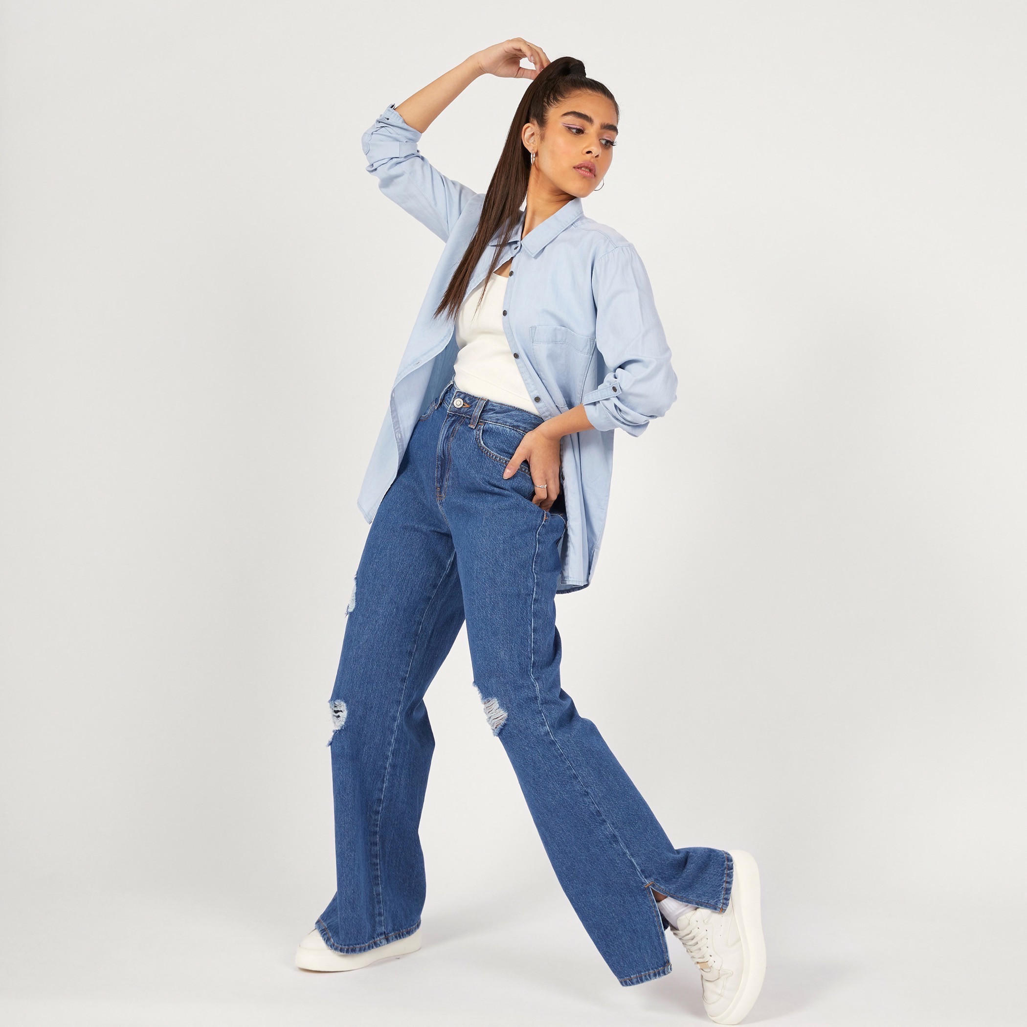 قميص سادة بأكمام طويلة وجيب على الصدر من لي كوبر-women-clothing-shirtsandblouses-shirts-image-9