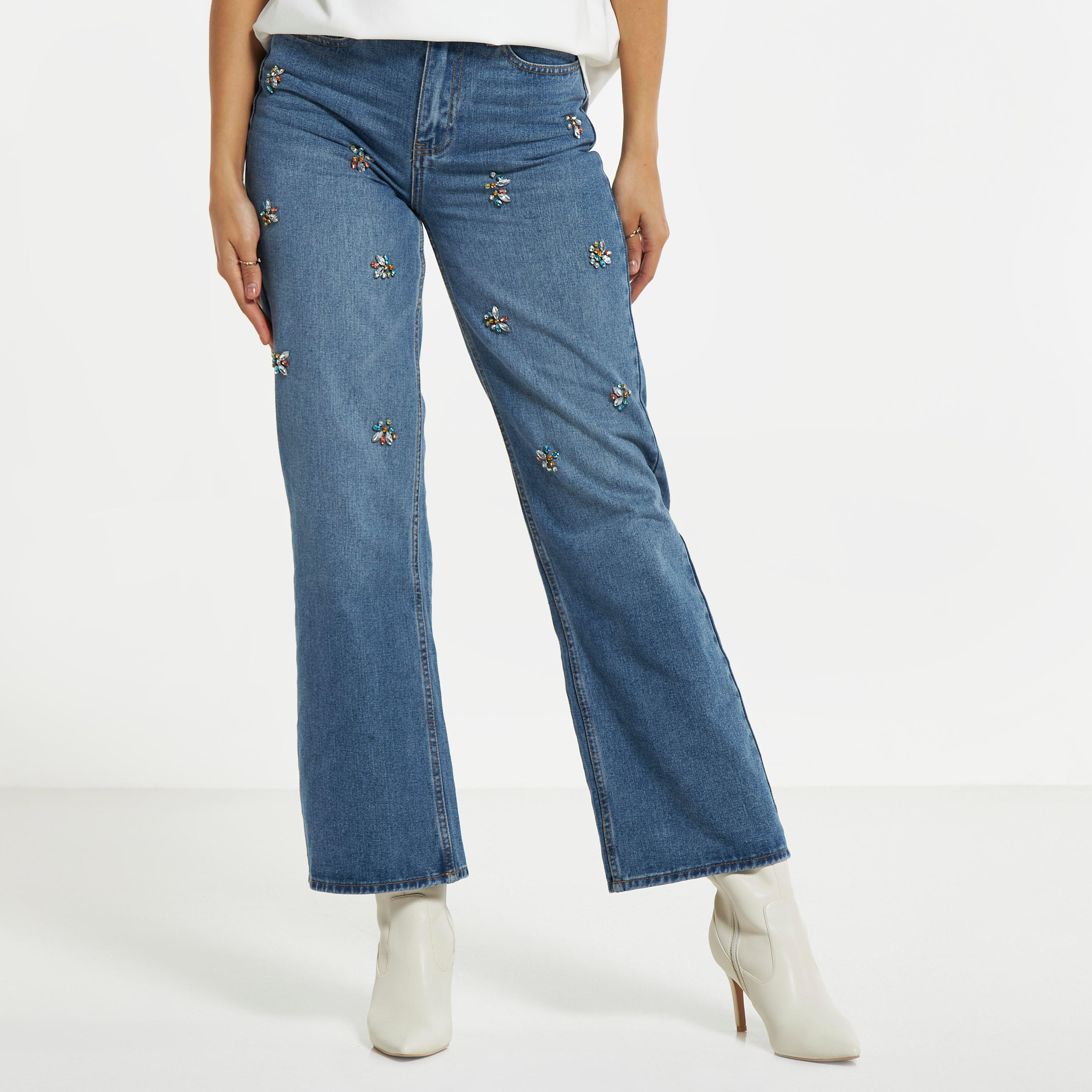 بنطلون جينز مزيّن بزر إغلاق وجيوب-women-clothing-bottoms-jeans-image-1