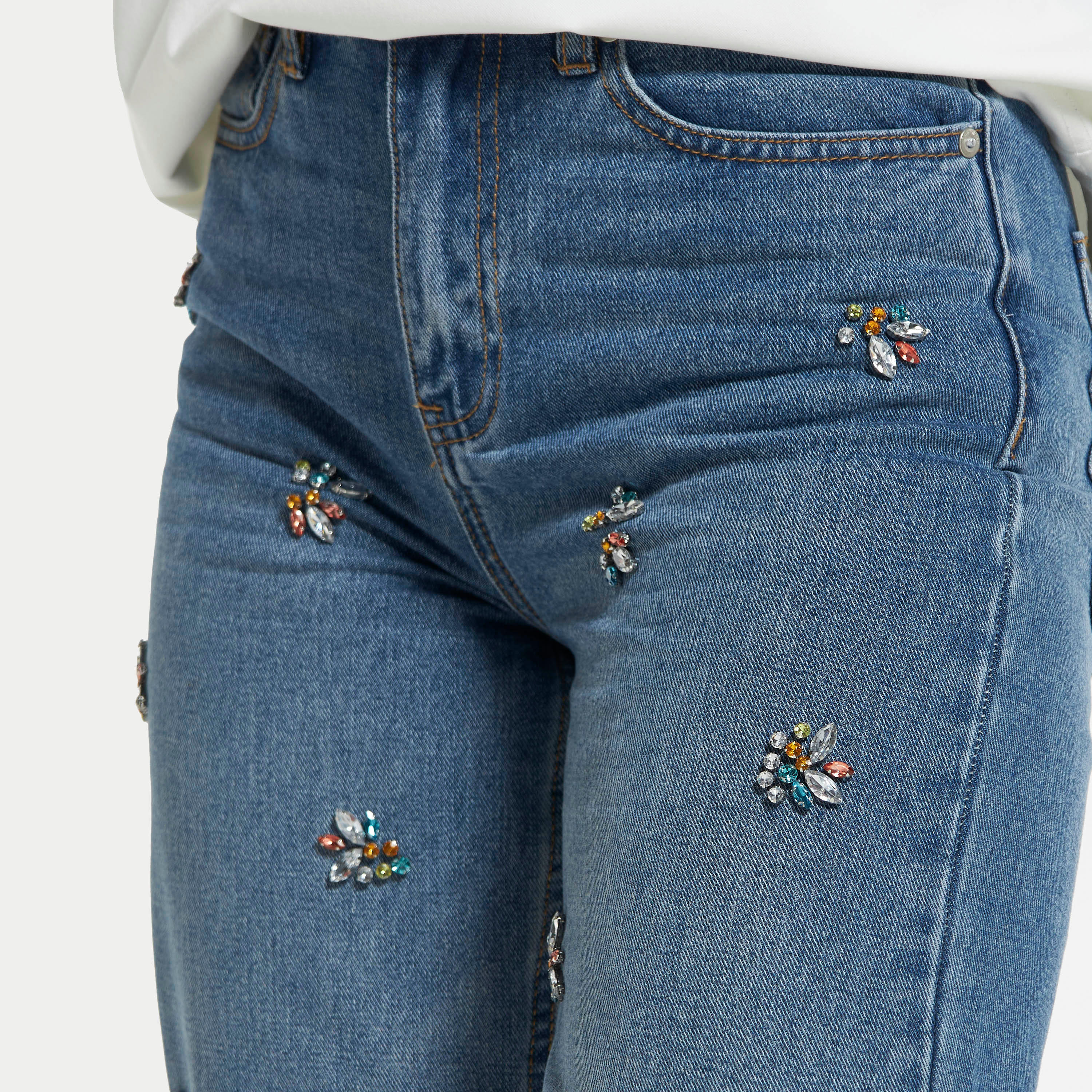 بنطلون جينز مزيّن بزر إغلاق وجيوب-women-clothing-bottoms-jeans-image-4