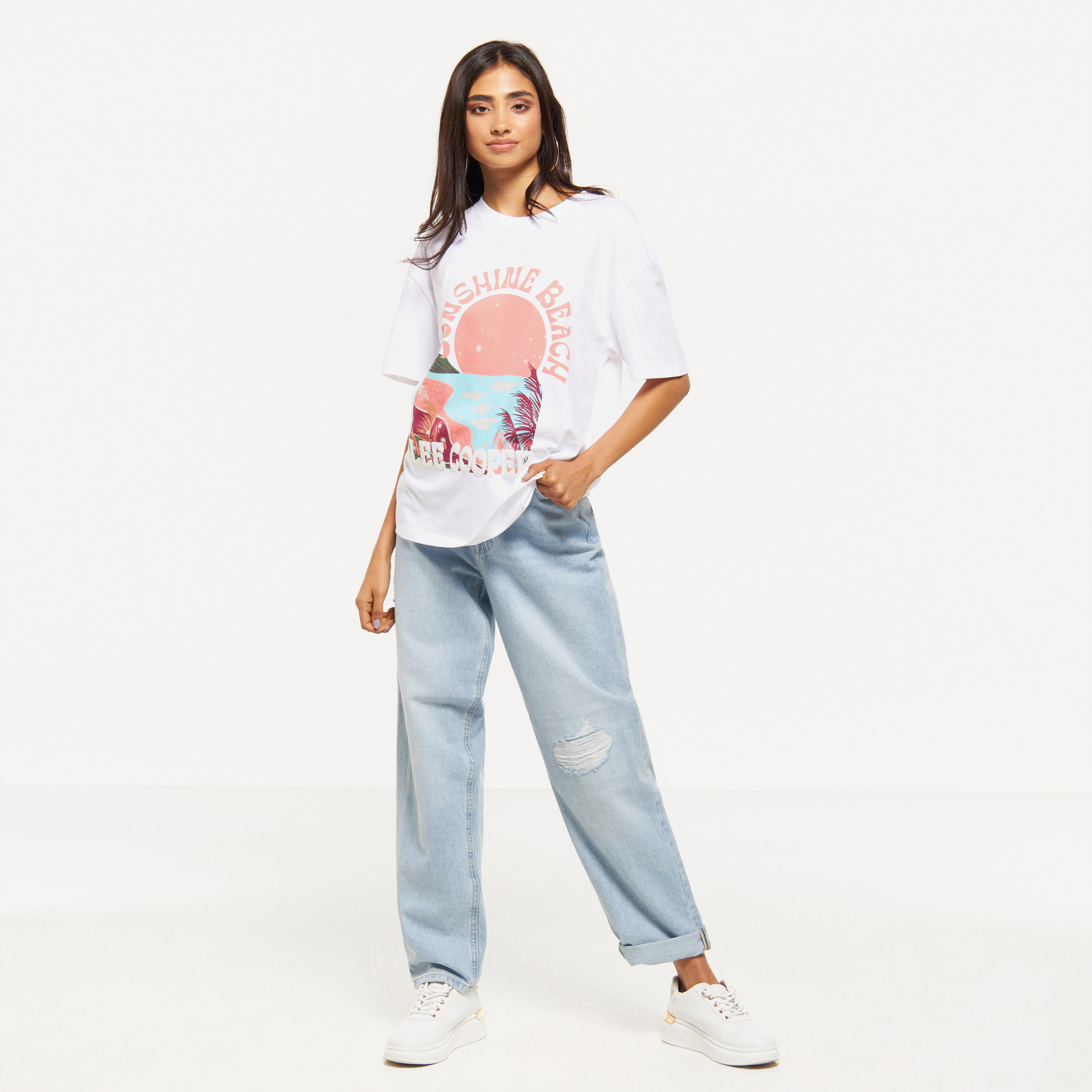 تيشيرت فضفاض بأكمام قصيرة وطبعات من لي كوبر-women-clothing-tshirts-image-7