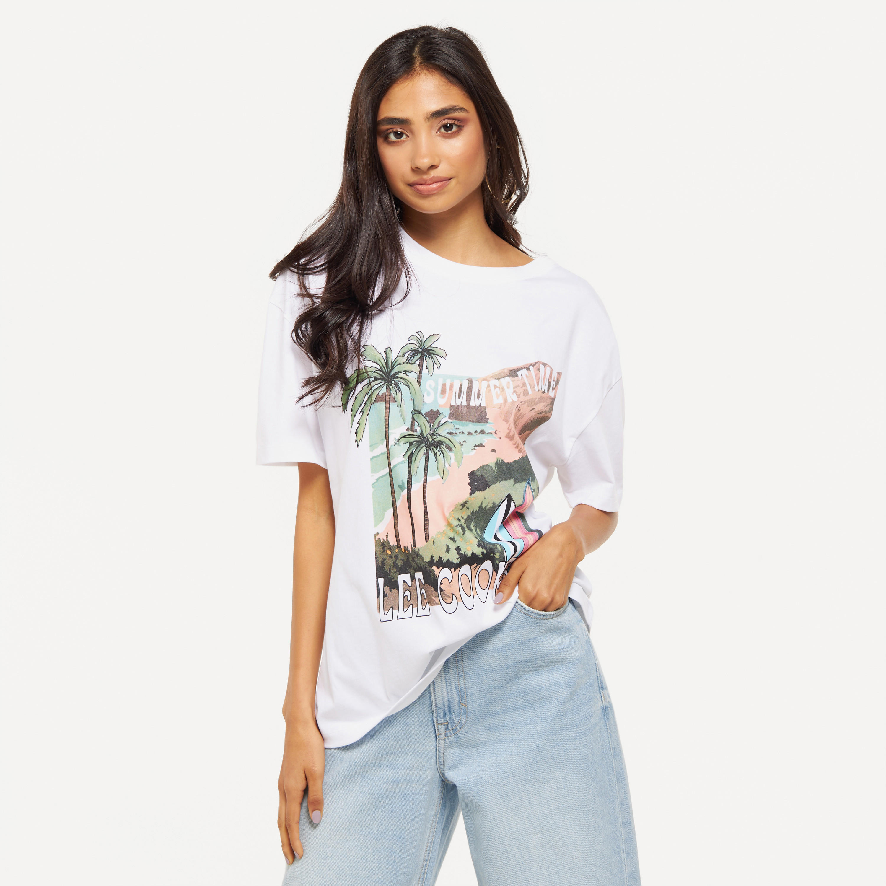 تيشيرت فضفاض بأكمام قصيرة وطبعات من لي كوبر-women-clothing-tshirts-image-9