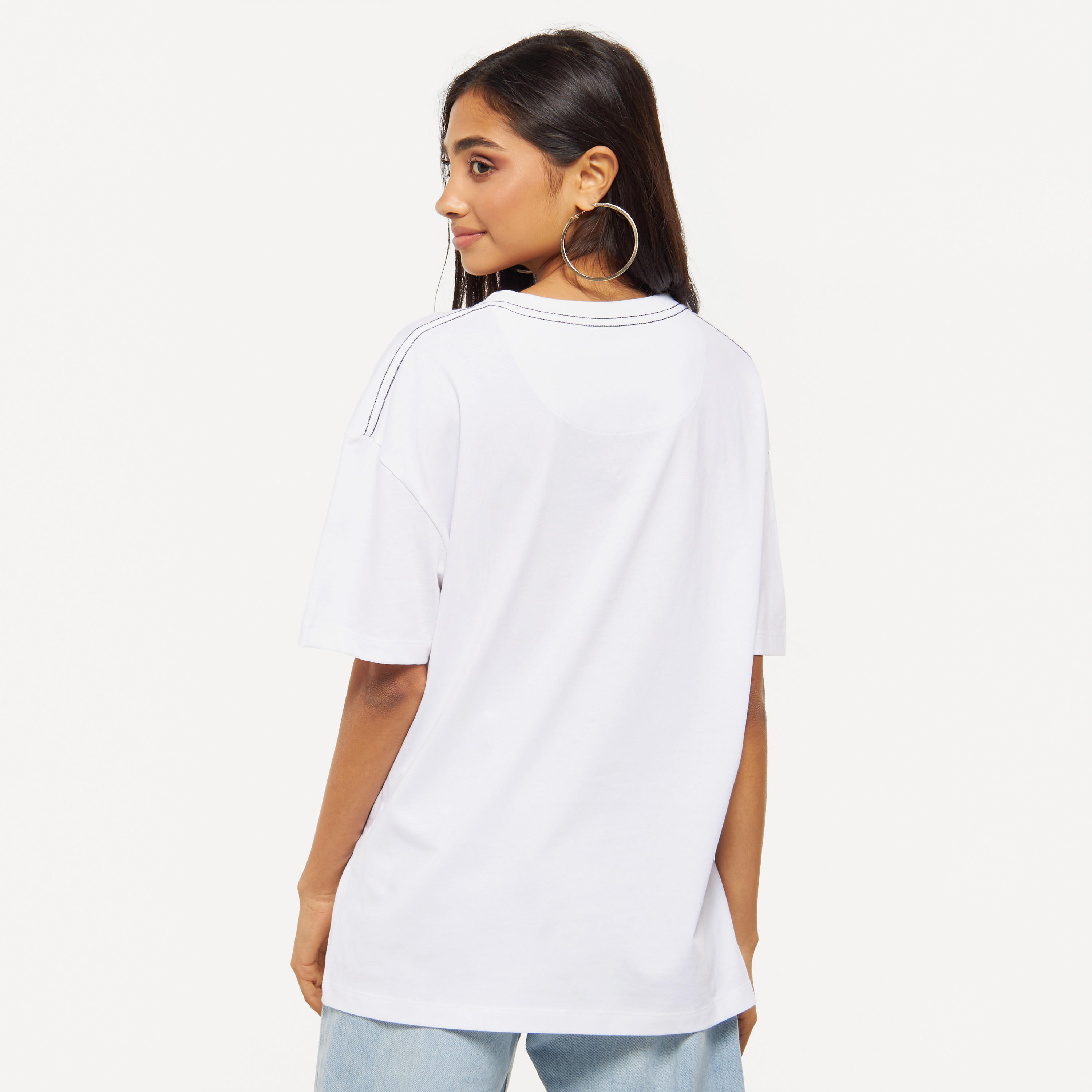 تيشيرت فضفاض بأكمام قصيرة وطبعات من لي كوبر-women-clothing-tshirts-image-11