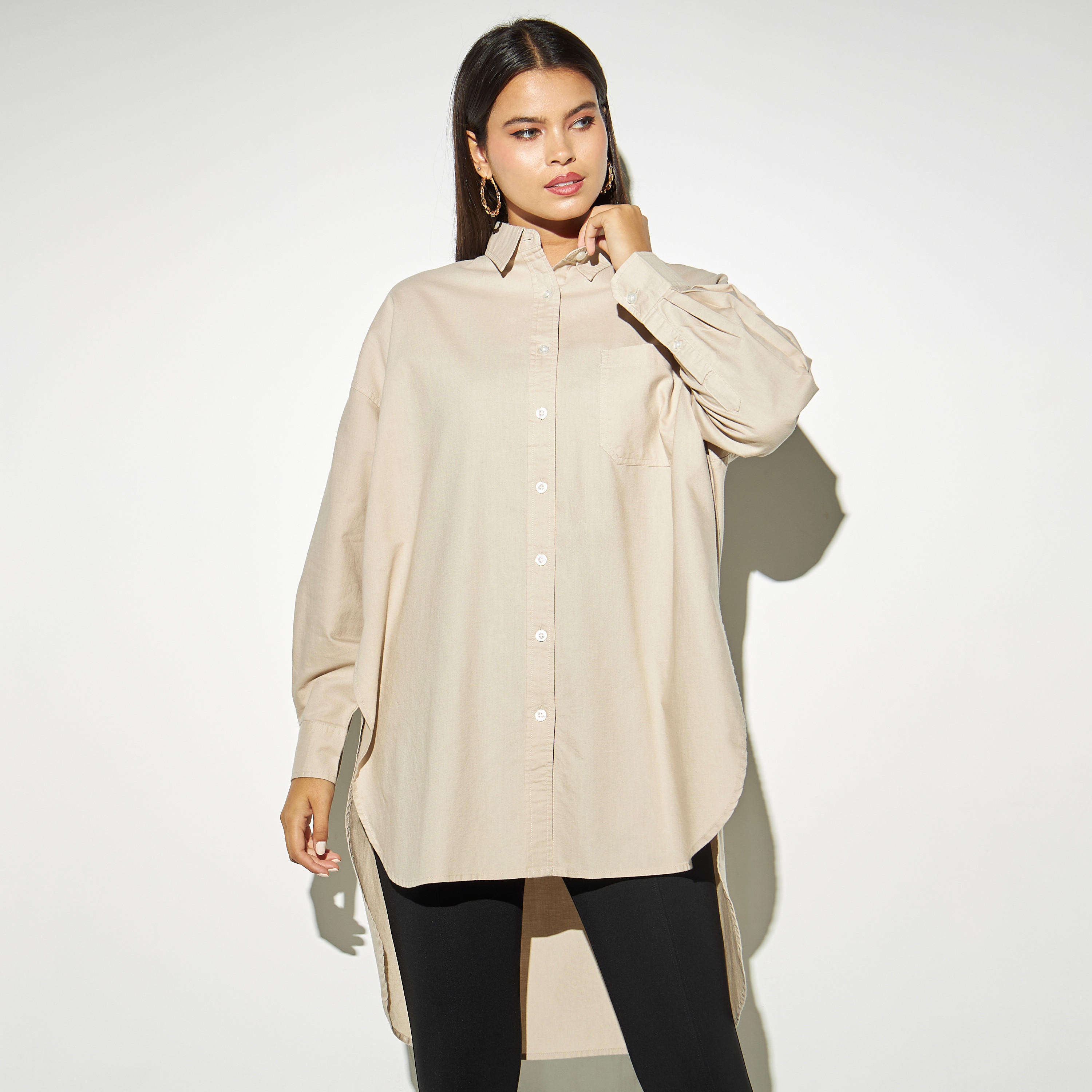 قميص أكسفورد قطن طويل بحواف غير مستوية وجيب من لي كوبر-women-clothing-shirtsandblouses-shirts-image-1