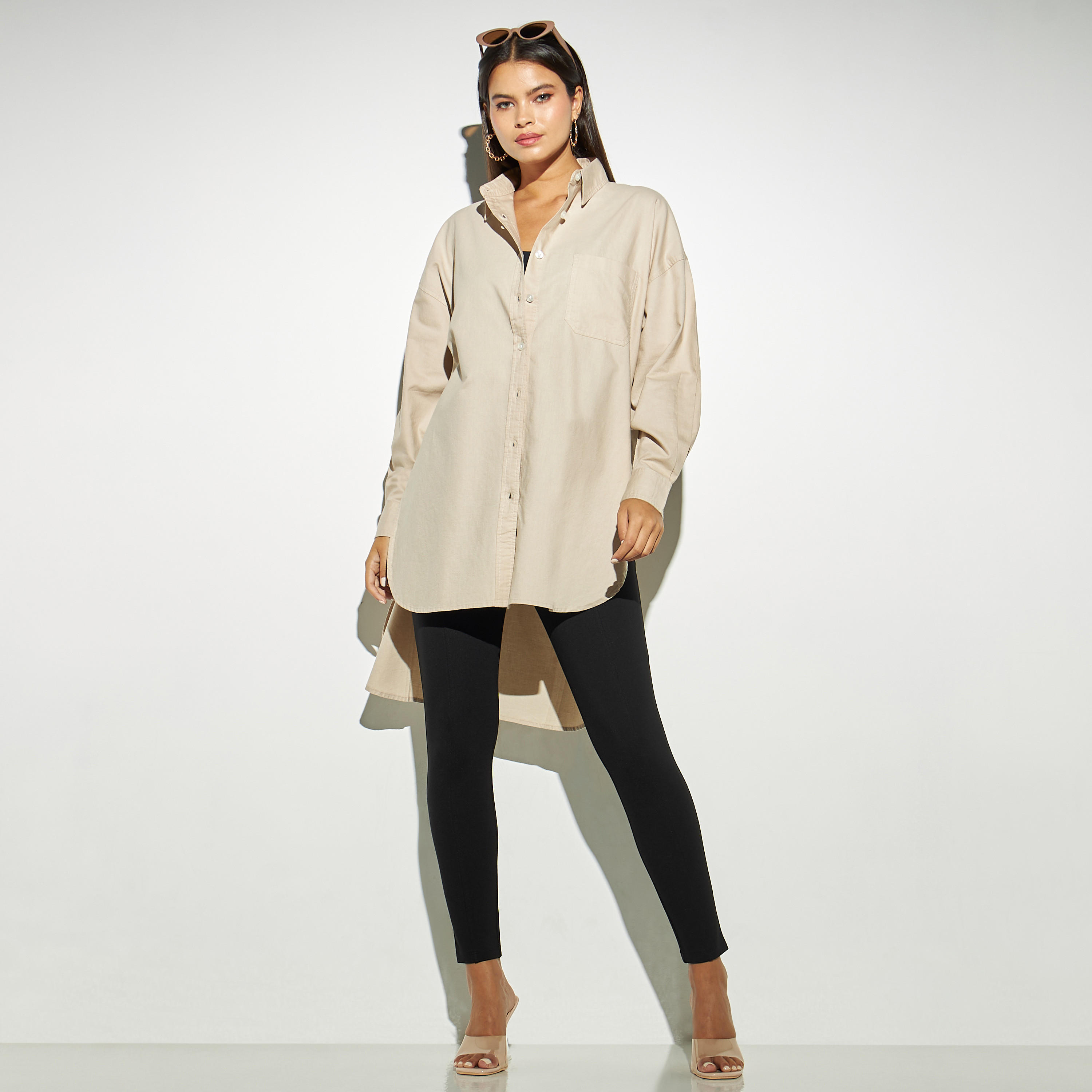 قميص أكسفورد قطن طويل بحواف غير مستوية وجيب من لي كوبر-women-clothing-shirtsandblouses-shirts-image-2