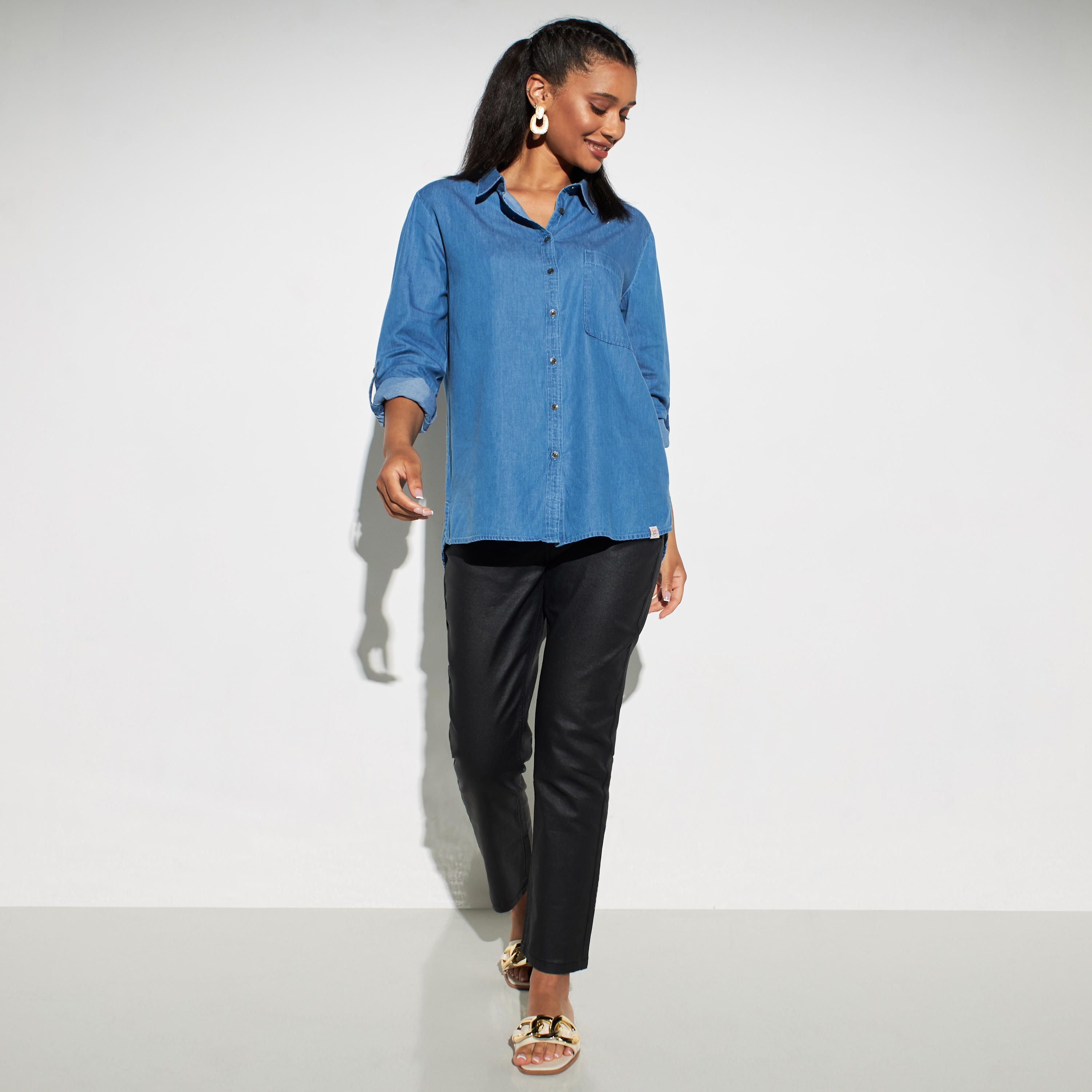 قميص سادة بجيب وأكمام مثنية للأعلى من لي كوبر-women-clothing-shirtsandblouses-shirts-image-2