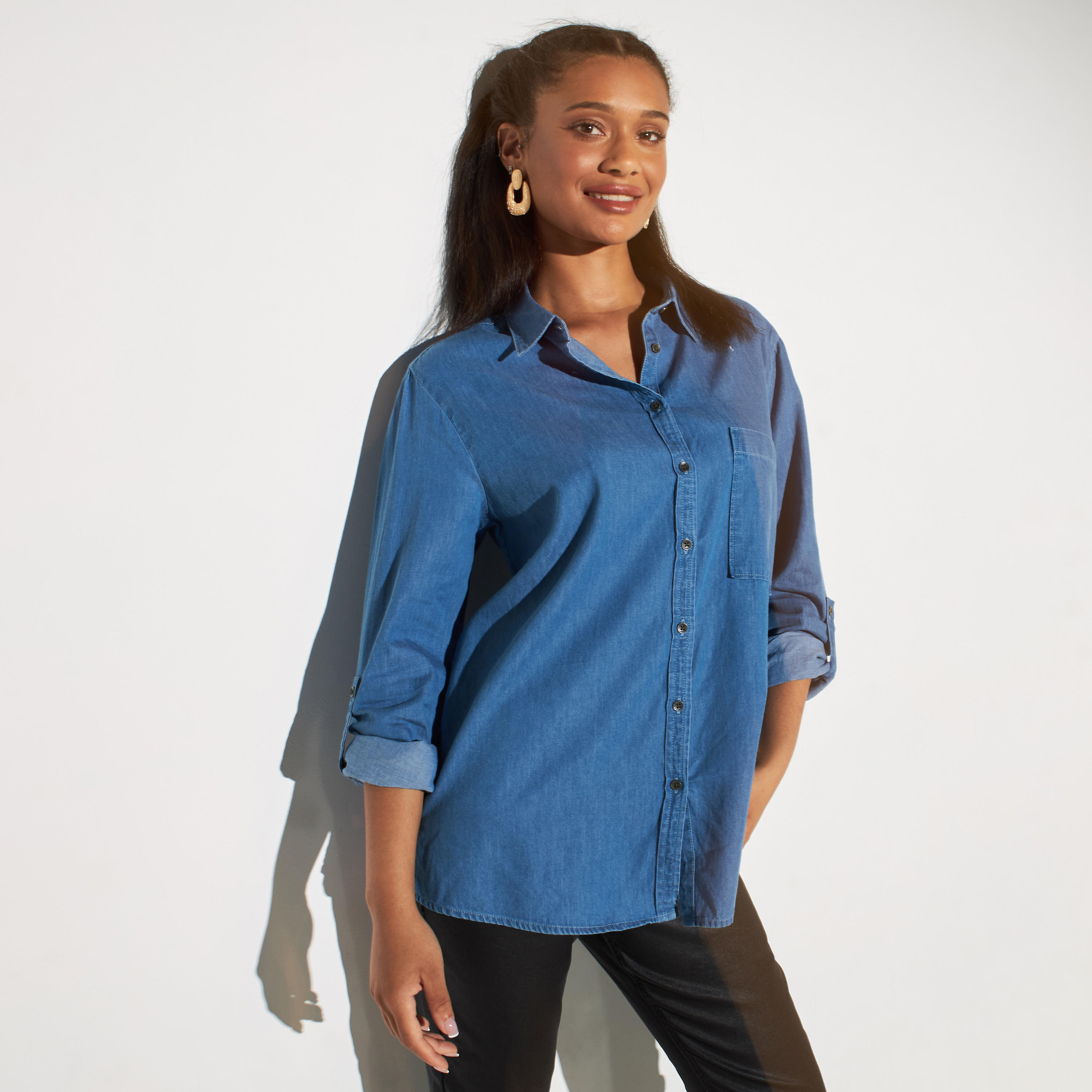 قميص سادة بجيب وأكمام مثنية للأعلى من لي كوبر-women-clothing-shirtsandblouses-shirts-image-5