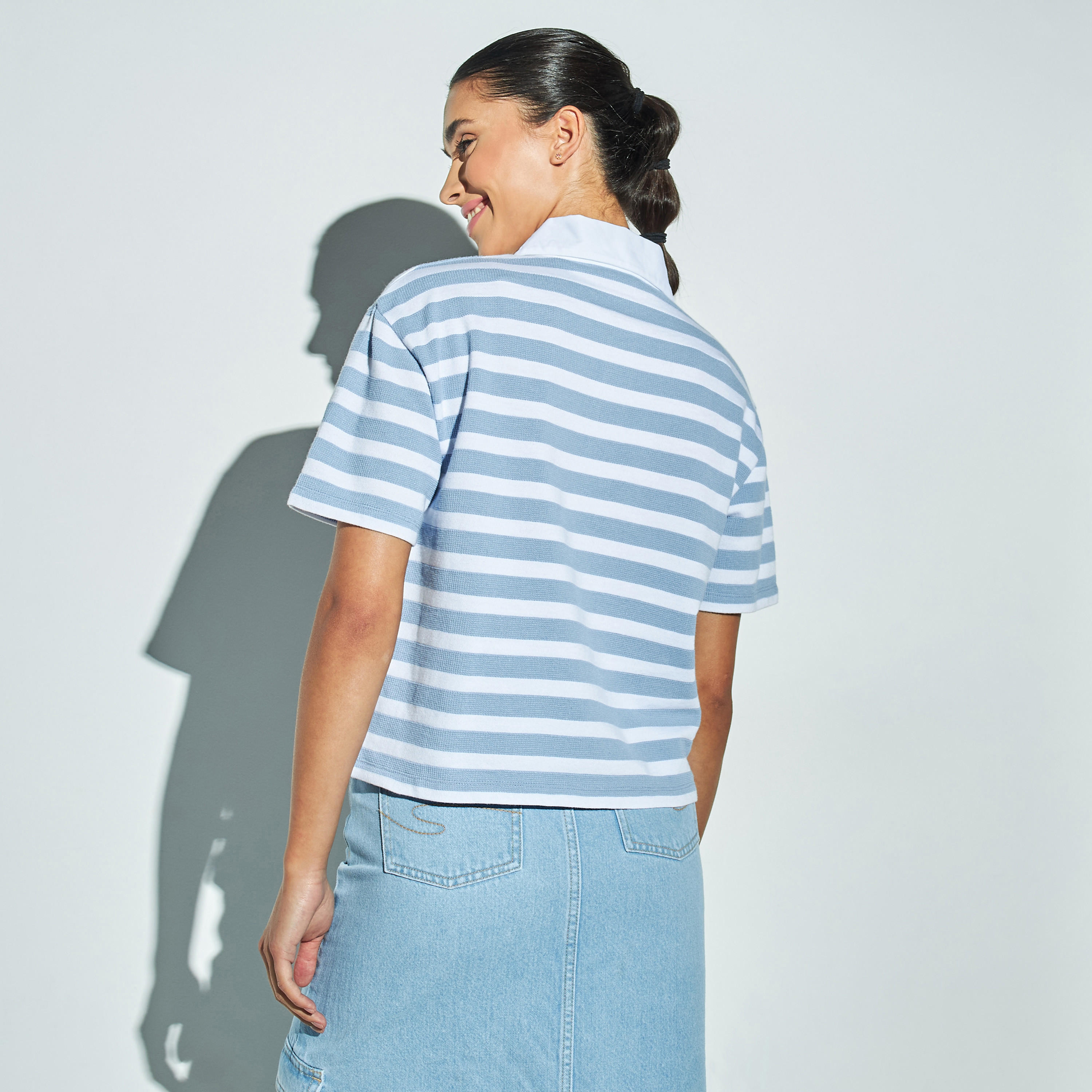 تيشيرت بولو قطن مقلّم بأكمام قصيرة من لي كوبر-women-clothing-tshirts-image-4