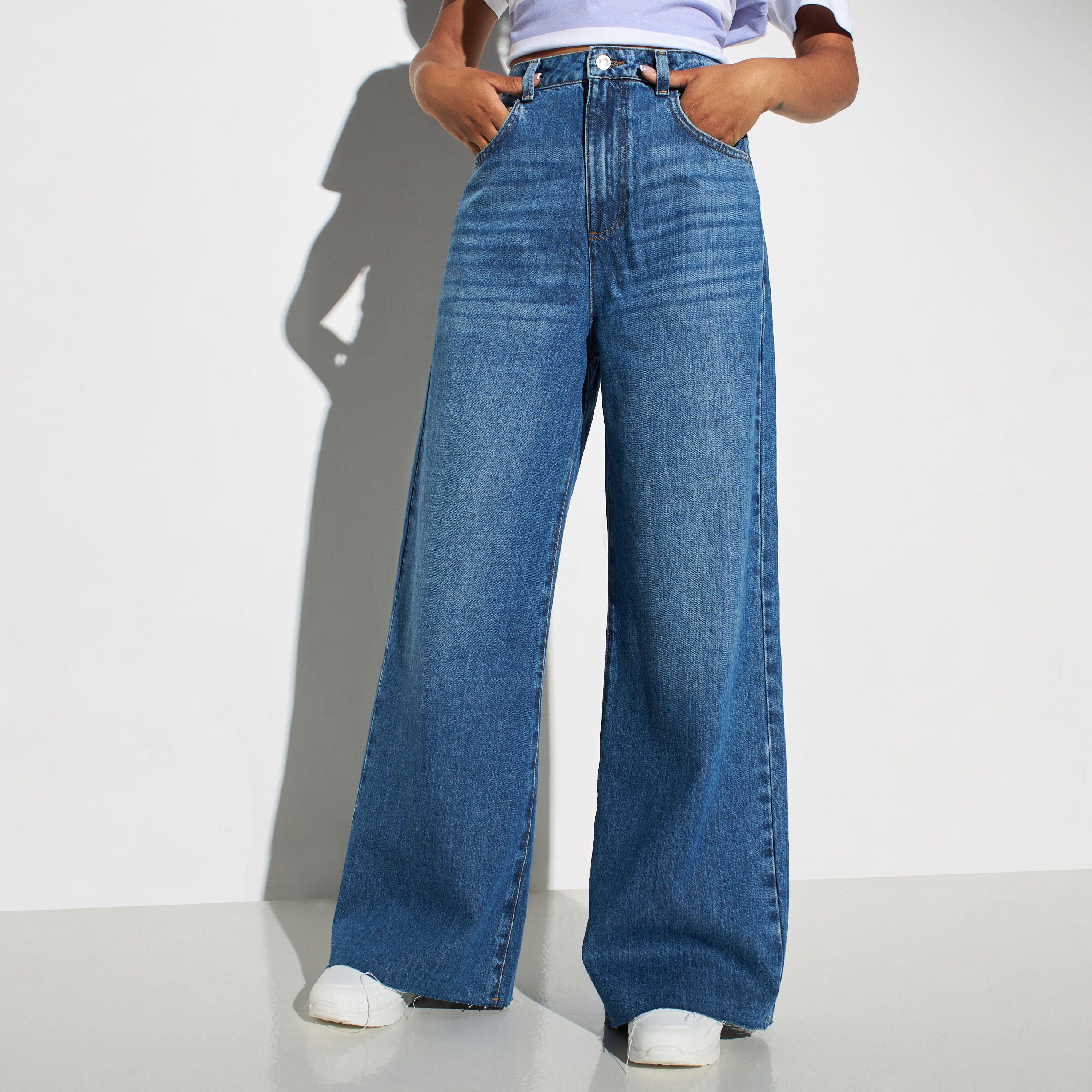 بنطلون جينز واسع الساقين سادة بجيوب من لي كوبر-women-clothing-bottoms-jeans-image-5