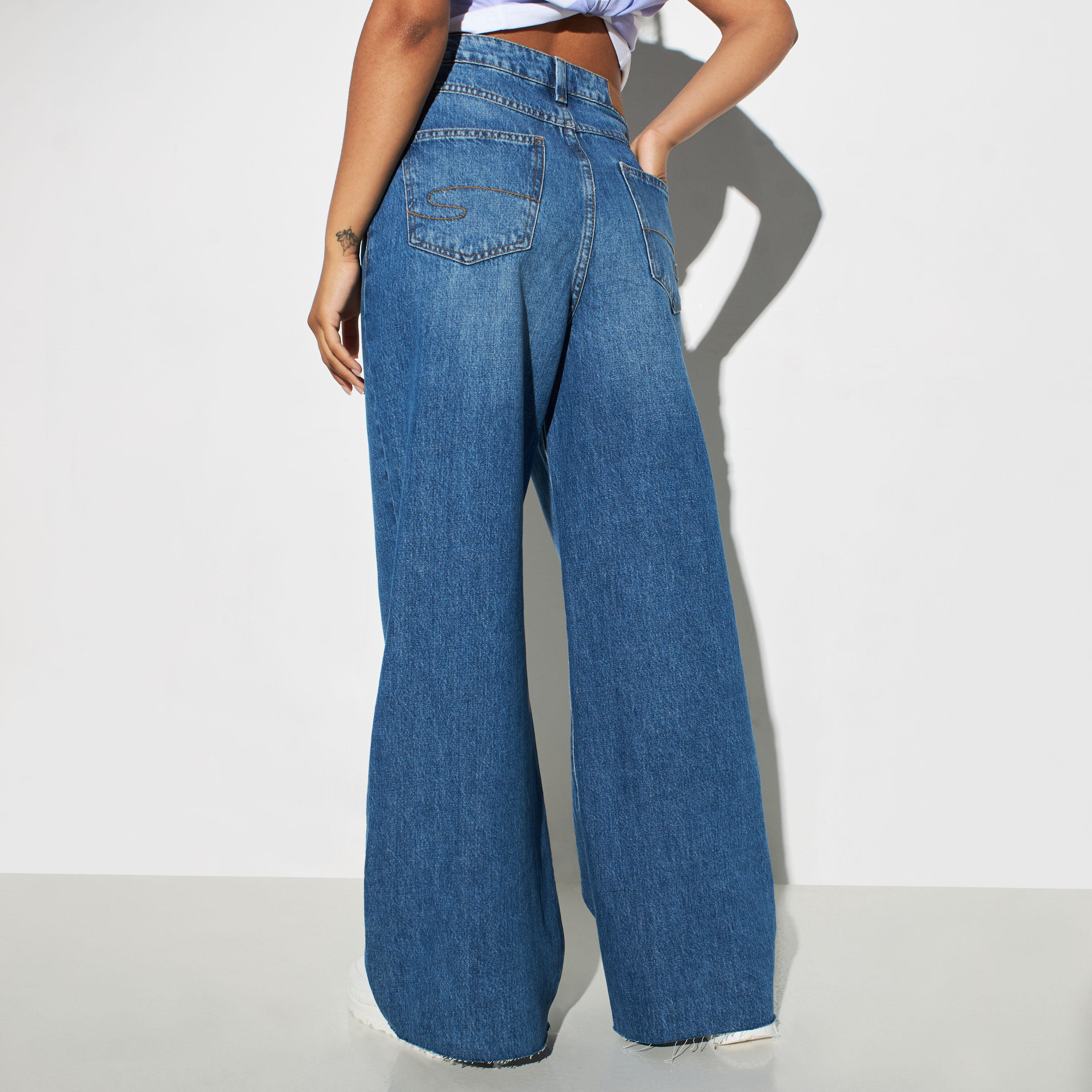بنطلون جينز واسع الساقين سادة بجيوب من لي كوبر-women-clothing-bottoms-jeans-image-2