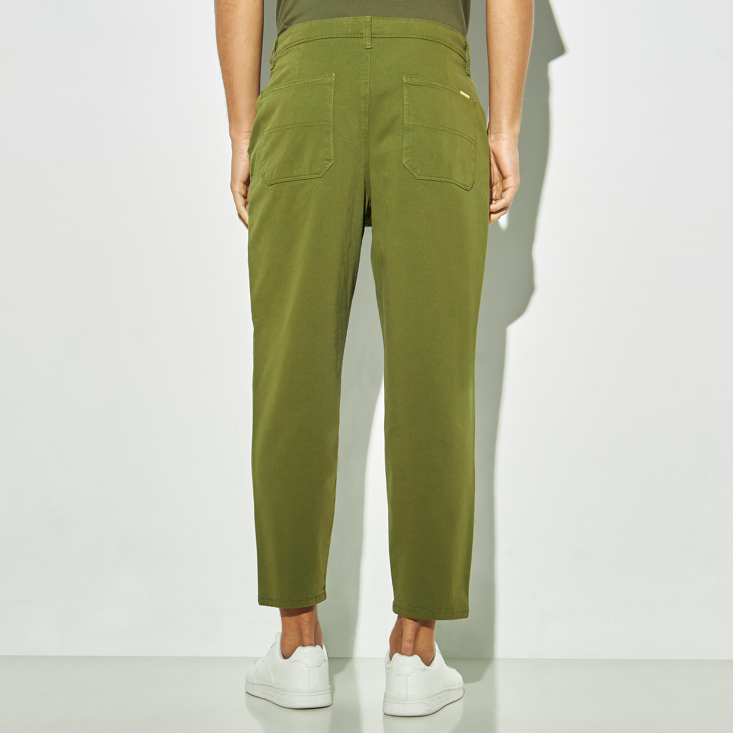 بنطلون سادة بجيوب من لي كوبر-men-clothing-bottoms-trousersandchinos-trousers-image-4