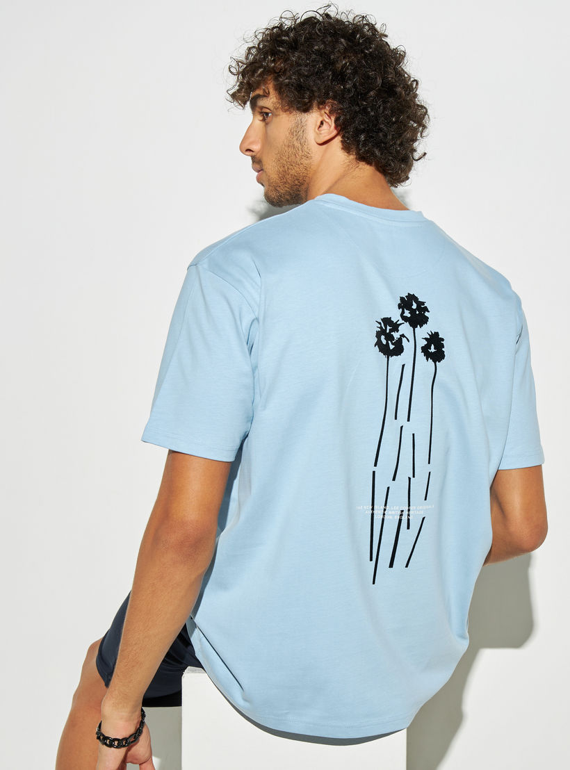 تيشيرت بياقة ضيّقة وأكمام قصيرة وطبعات من لي كوبر-men-clothing-tshirtsandpolos-tshirts-image-4