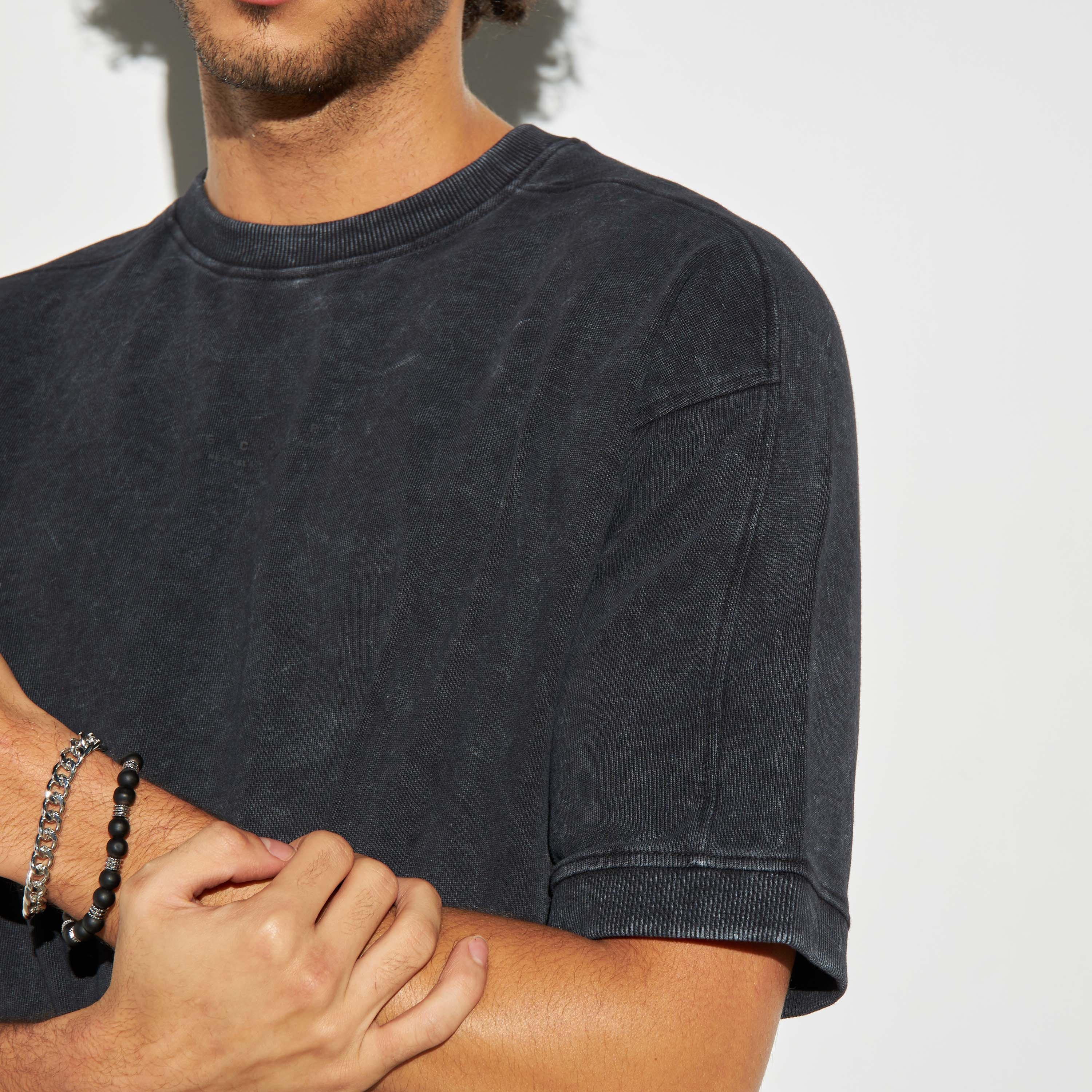 تيشيرت بياقة ضيقة وأكمام قصيرة وطبعات من لي كوبر-men-clothing-tshirtsandpolos-tshirts-image-4