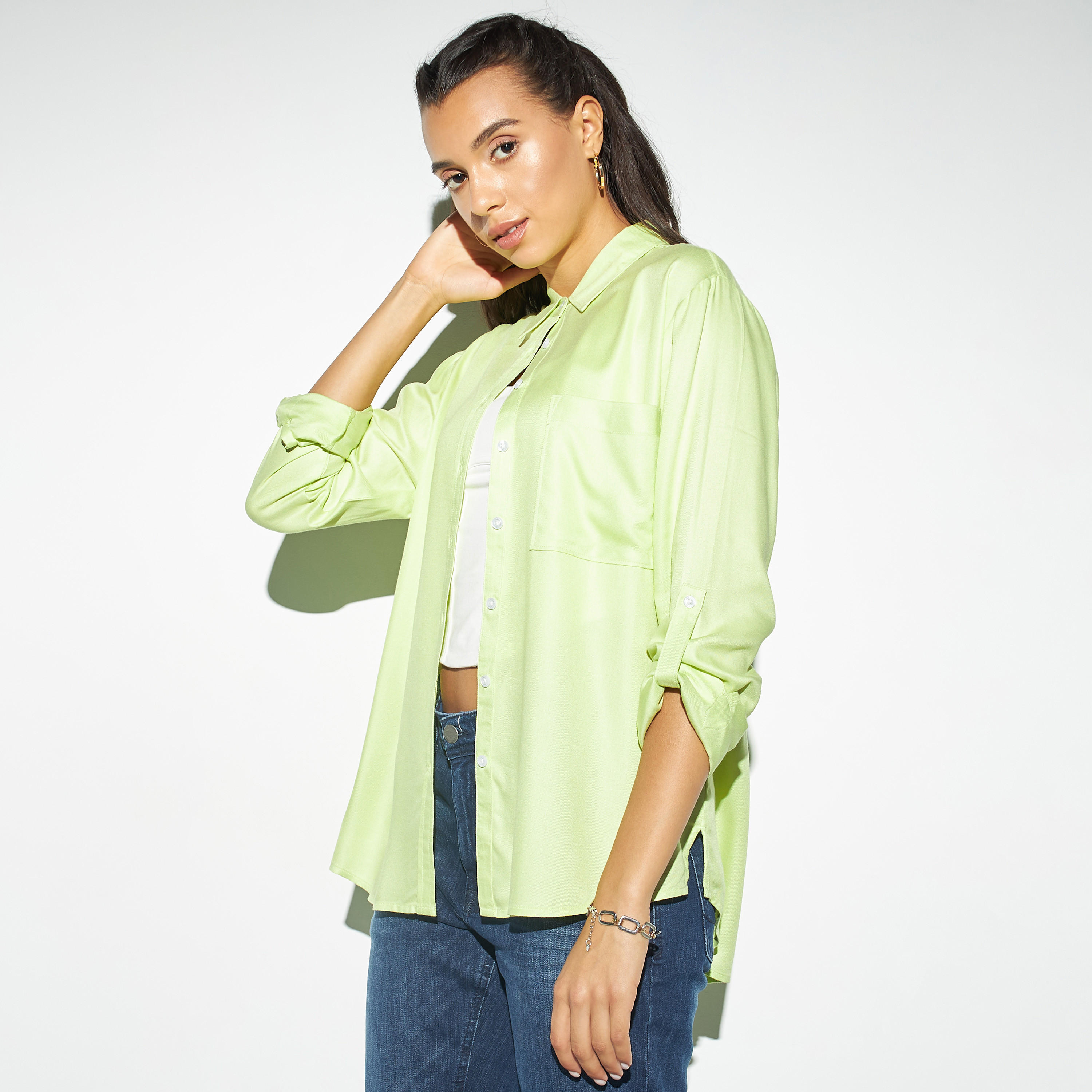 قميص بجيب وأكمام مثنية للأعلى من لي كوبر-women-clothing-shirtsandblouses-shirts-image-1