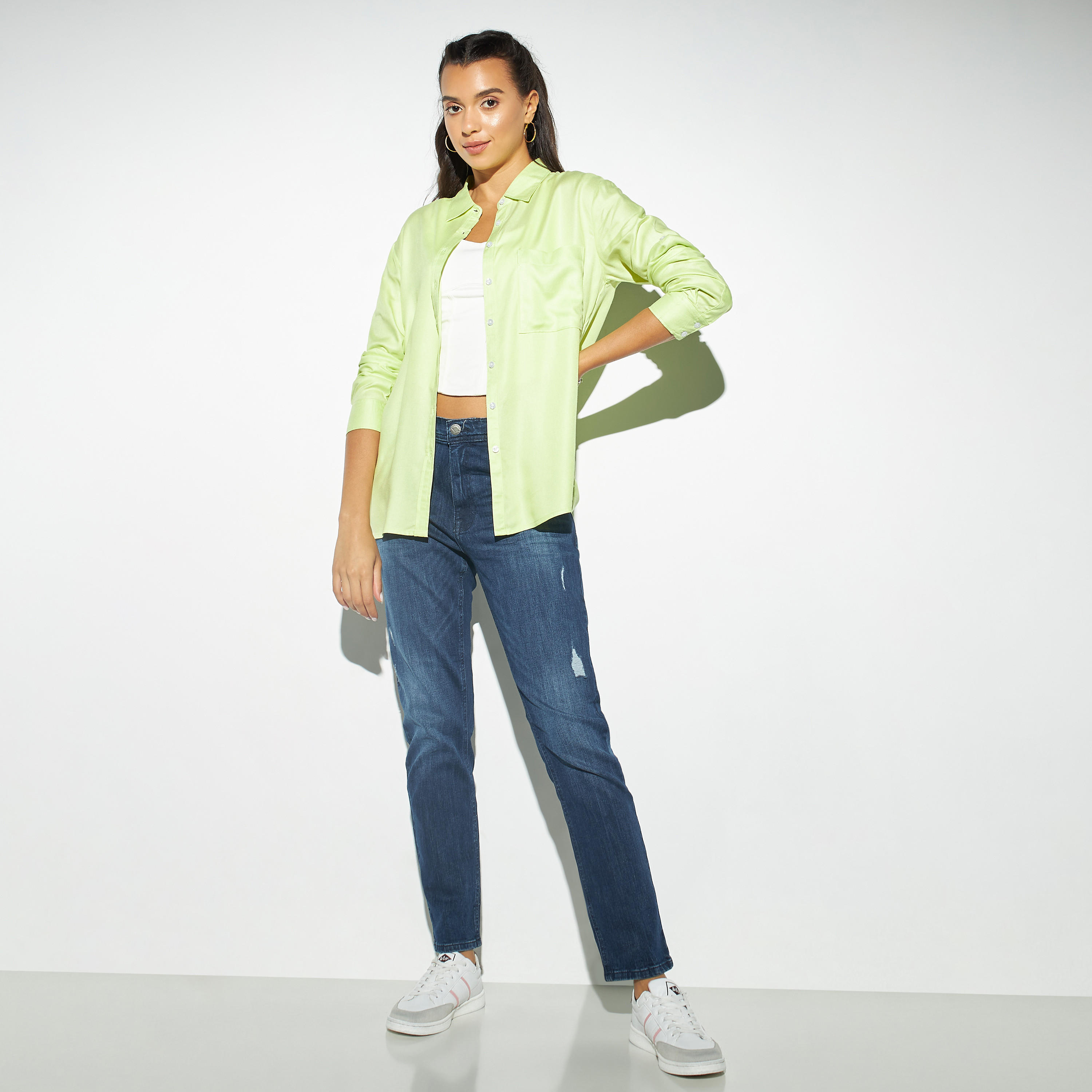 قميص بجيب وأكمام مثنية للأعلى من لي كوبر-women-clothing-shirtsandblouses-shirts-image-2