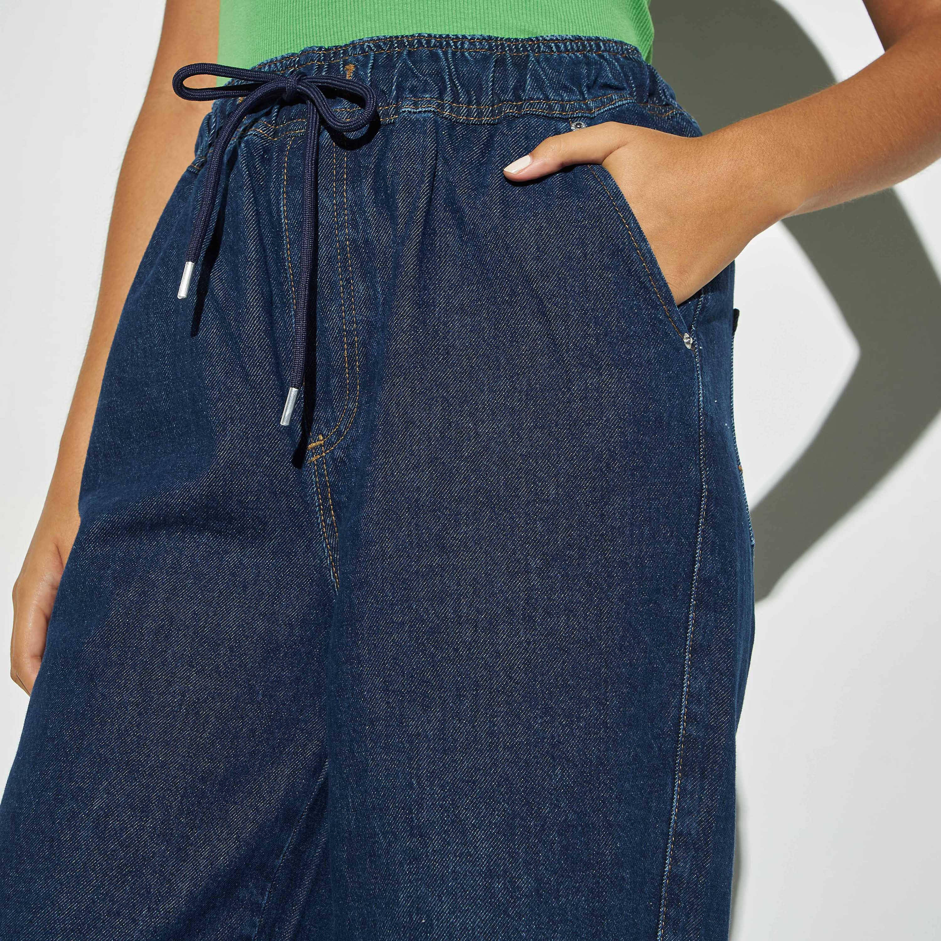 بنطلون جينز قصّة مريحة برباط من لي كوبر-women-clothing-bottoms-jeans-image-4