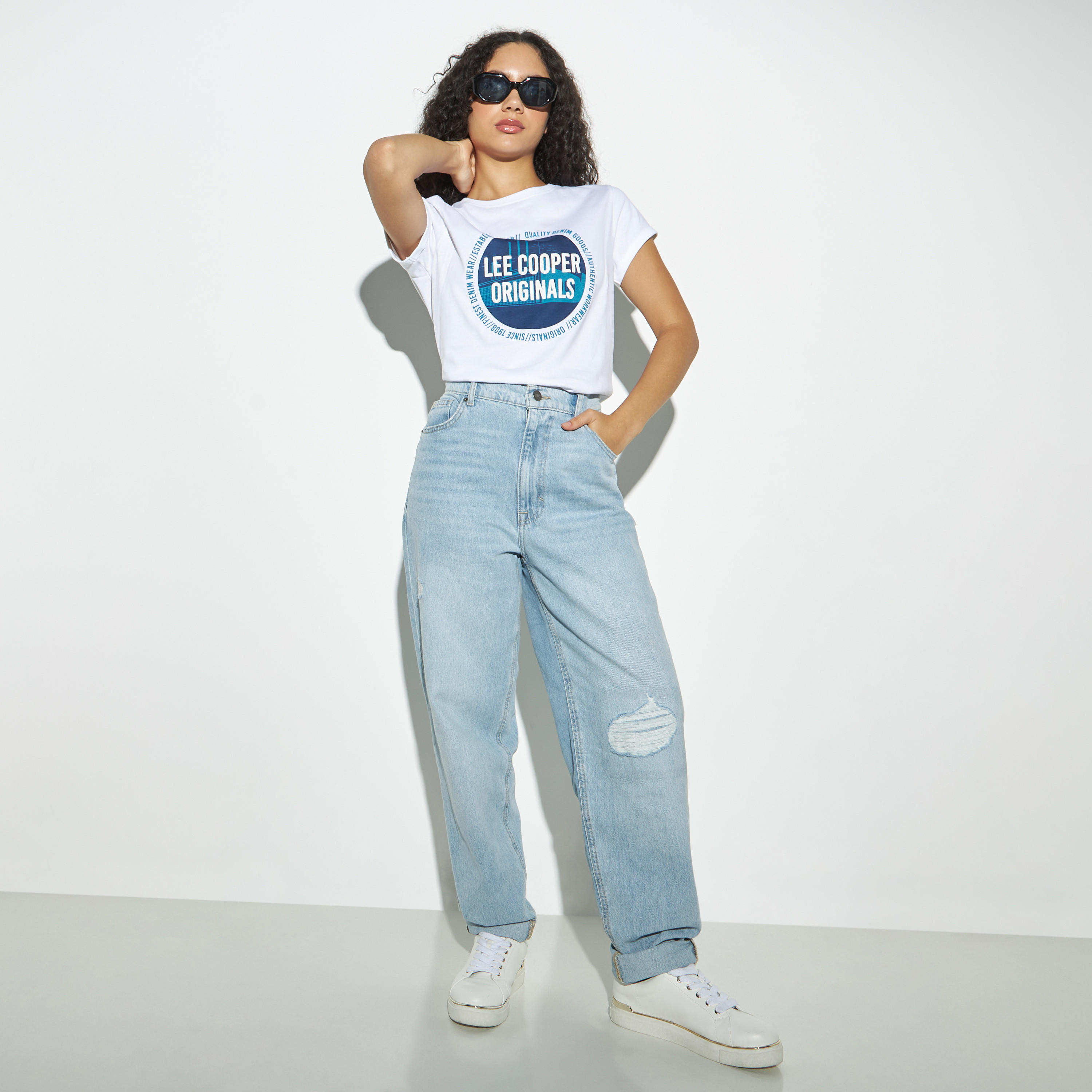 تيشيرت بياقة مستديرة وأكمام قصيرة وطبعات من لي كوبر-women-clothing-tshirts-image-2