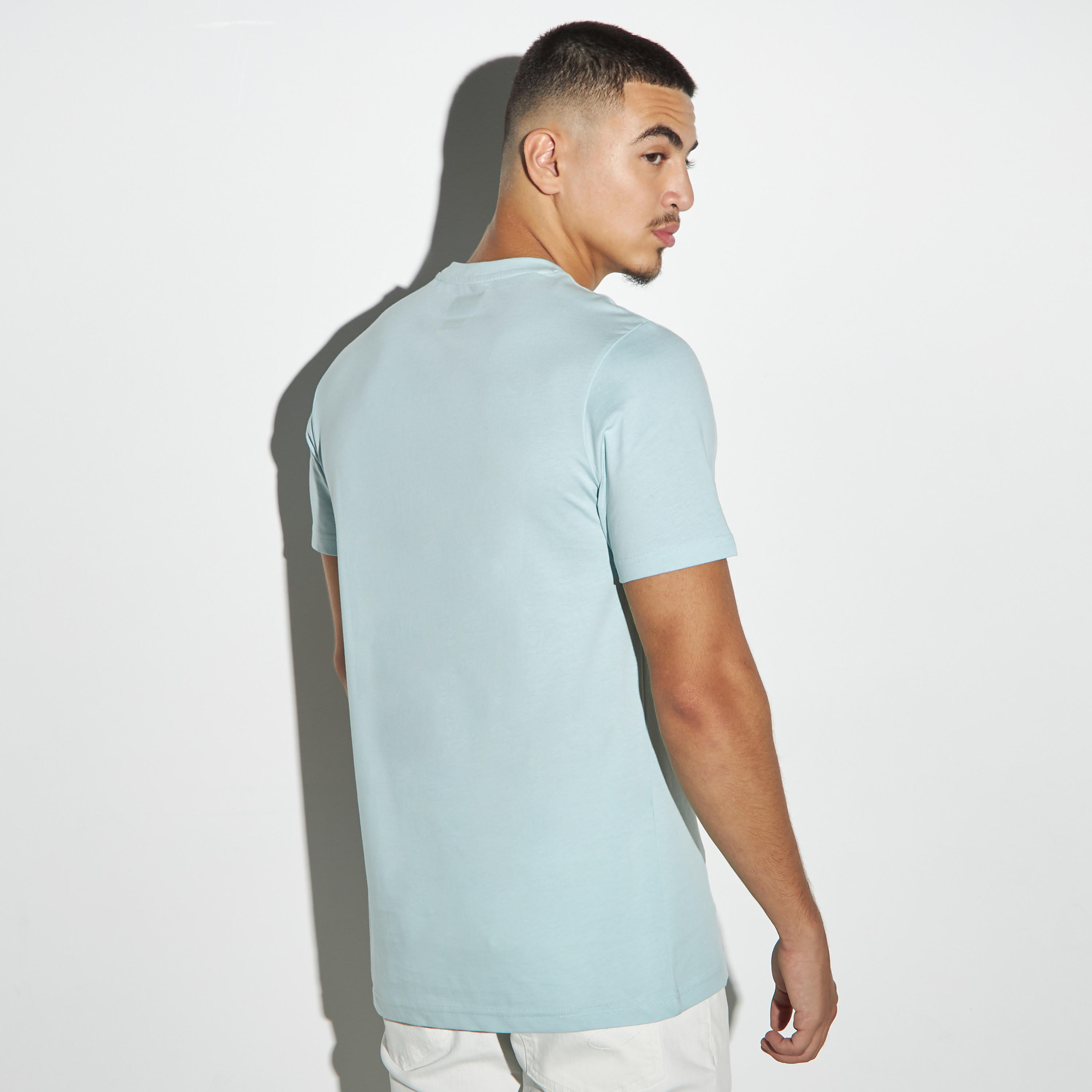 تيشيرت بياقة ضيّقة وأكمام قصيرة وطبعات من لي كوبر-men-clothing-tshirtsandpolos-tshirts-image-3
