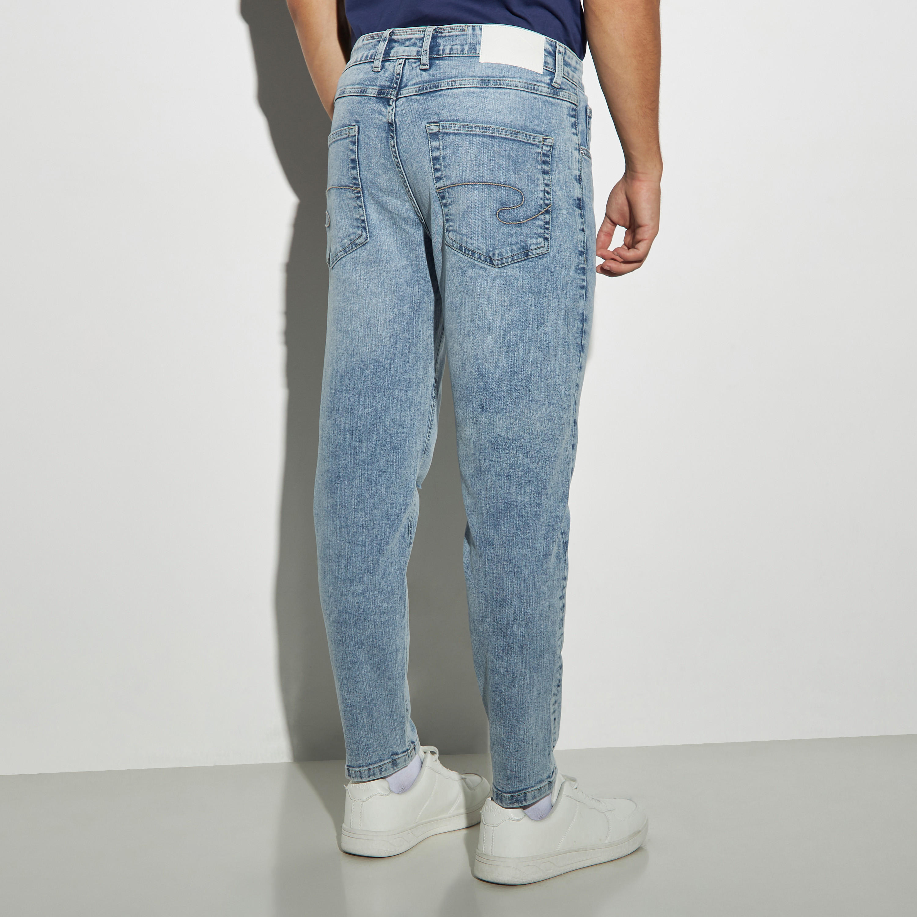 بنطلون جينز بأطراف ضيقة وقصة سكيني وزر إغلاق من لي كوبر-men-clothing-bottoms-jeans-image-3