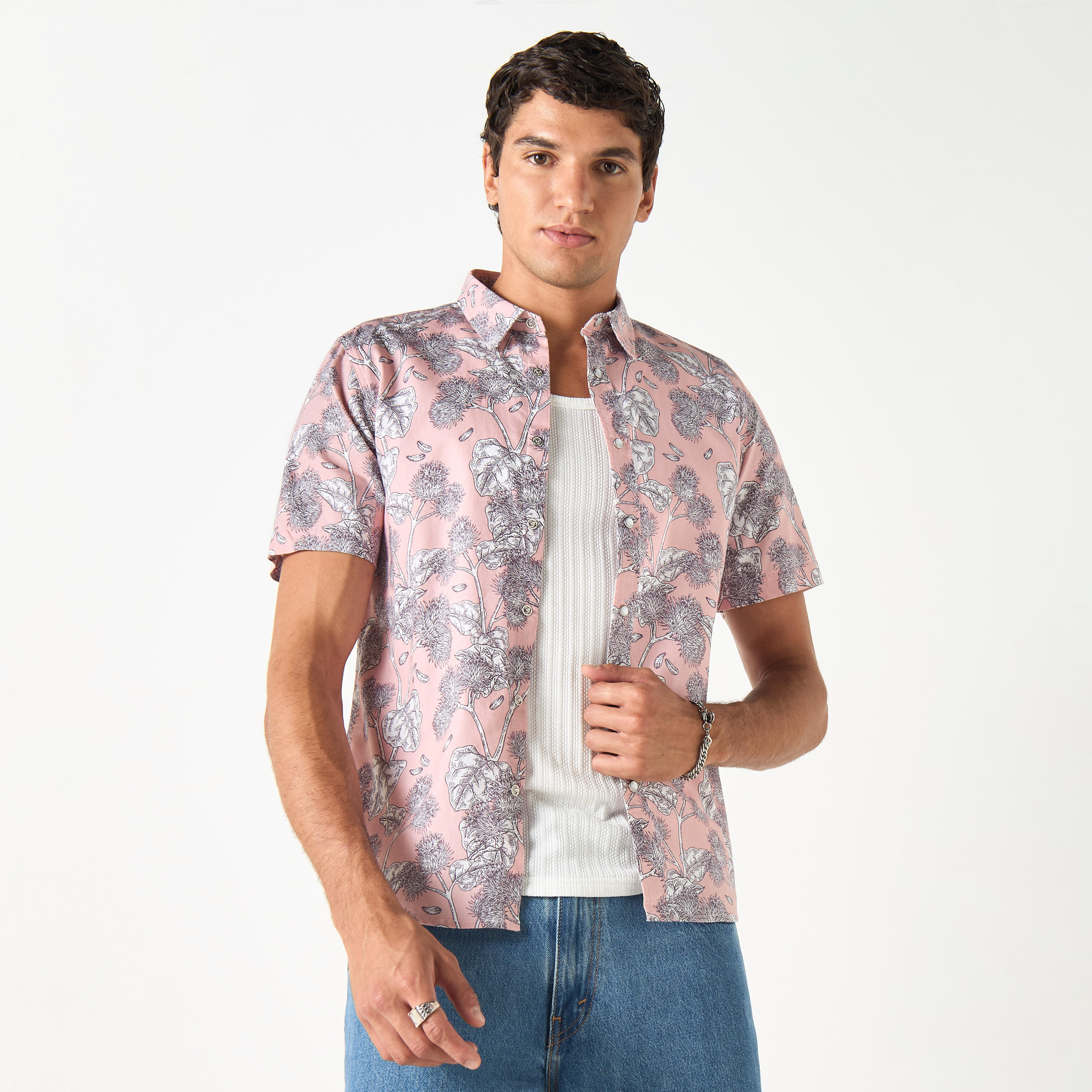 فستان بأكمام قصيرة وطبعات أزهار بقياس عادي من لي كوبر-men-clothing-shirts-image-1