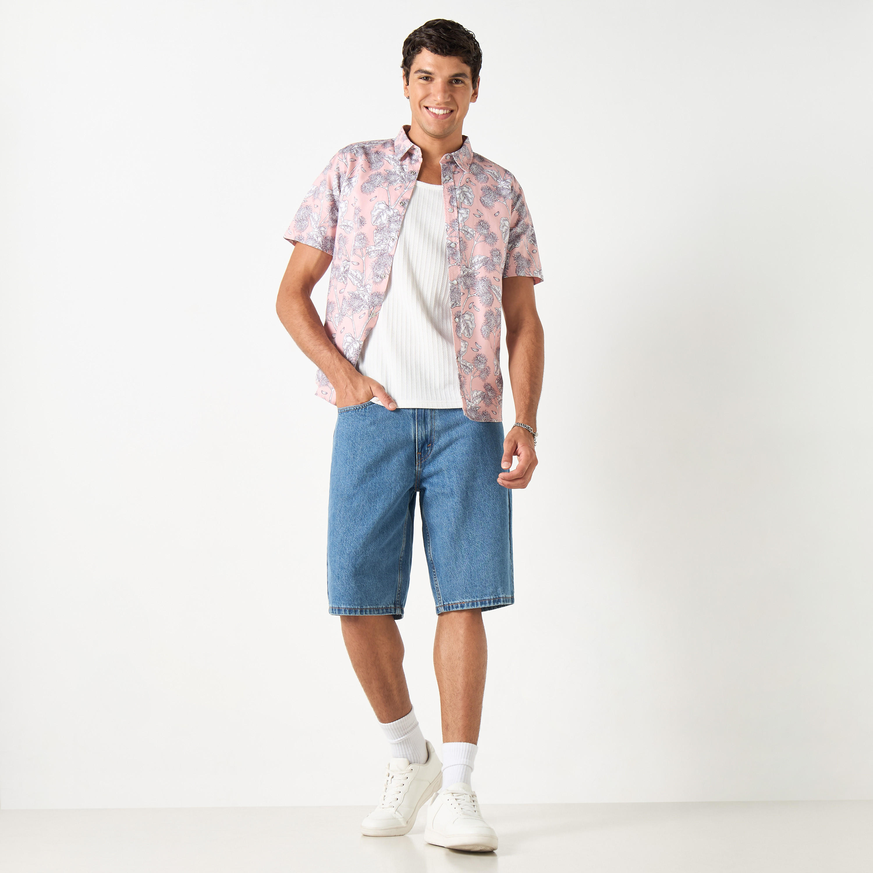 فستان بأكمام قصيرة وطبعات أزهار بقياس عادي من لي كوبر-men-clothing-shirts-image-2