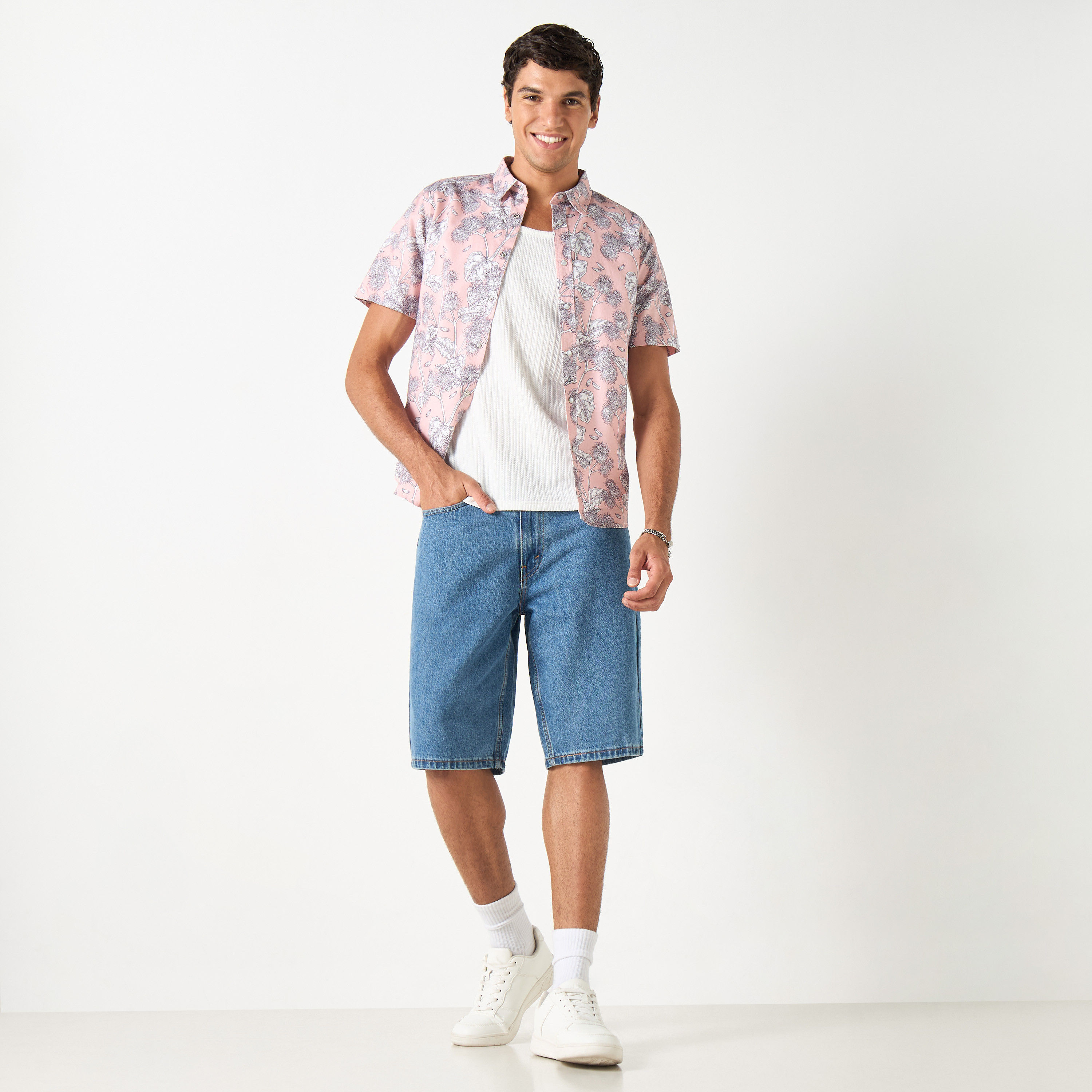 فستان بأكمام قصيرة وطبعات أزهار بقياس عادي من لي كوبر-men-clothing-shirts-image-2