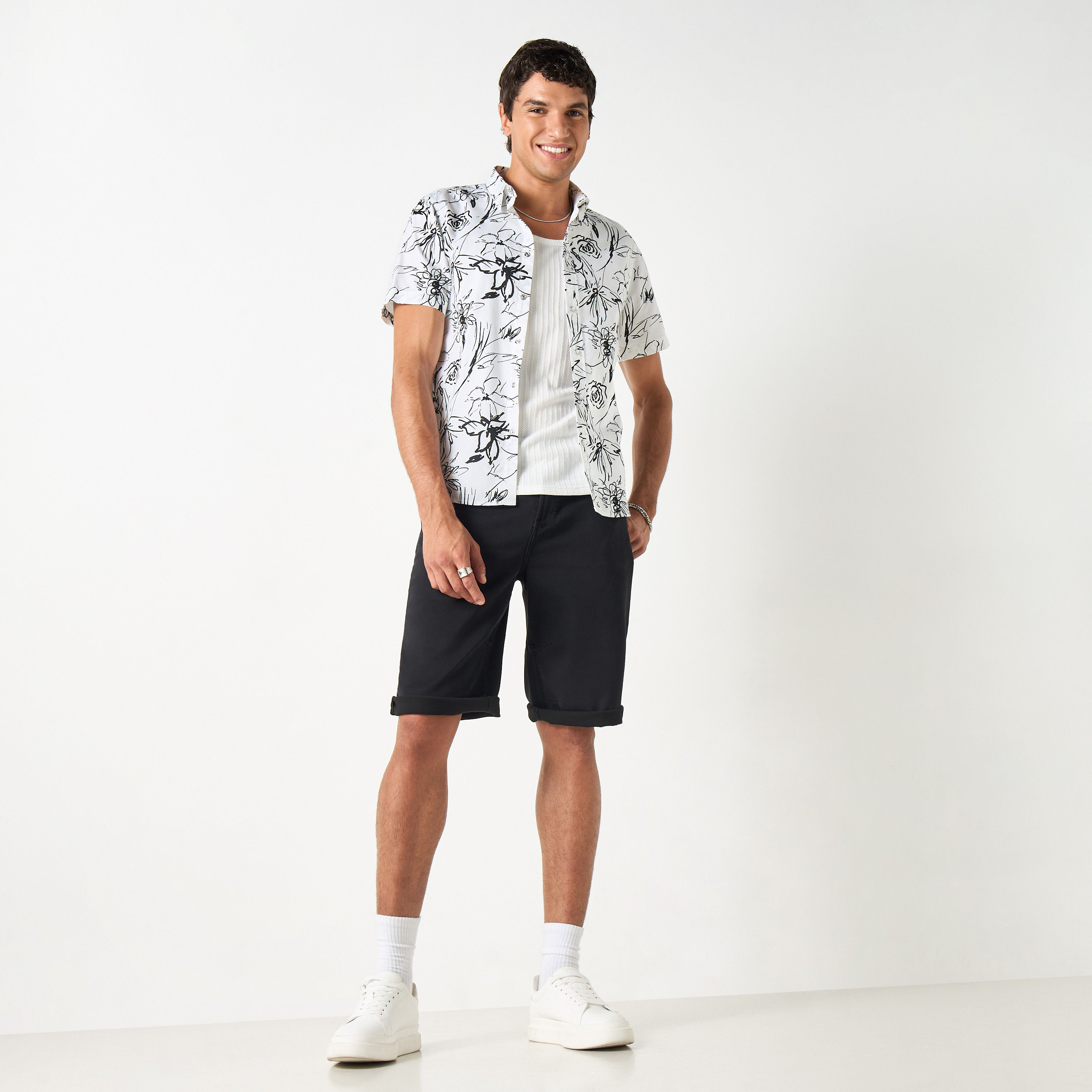 فستان بأكمام قصيرة وطبعات أزهار بقياس عادي من لي كوبر-men-clothing-shirts-image-7