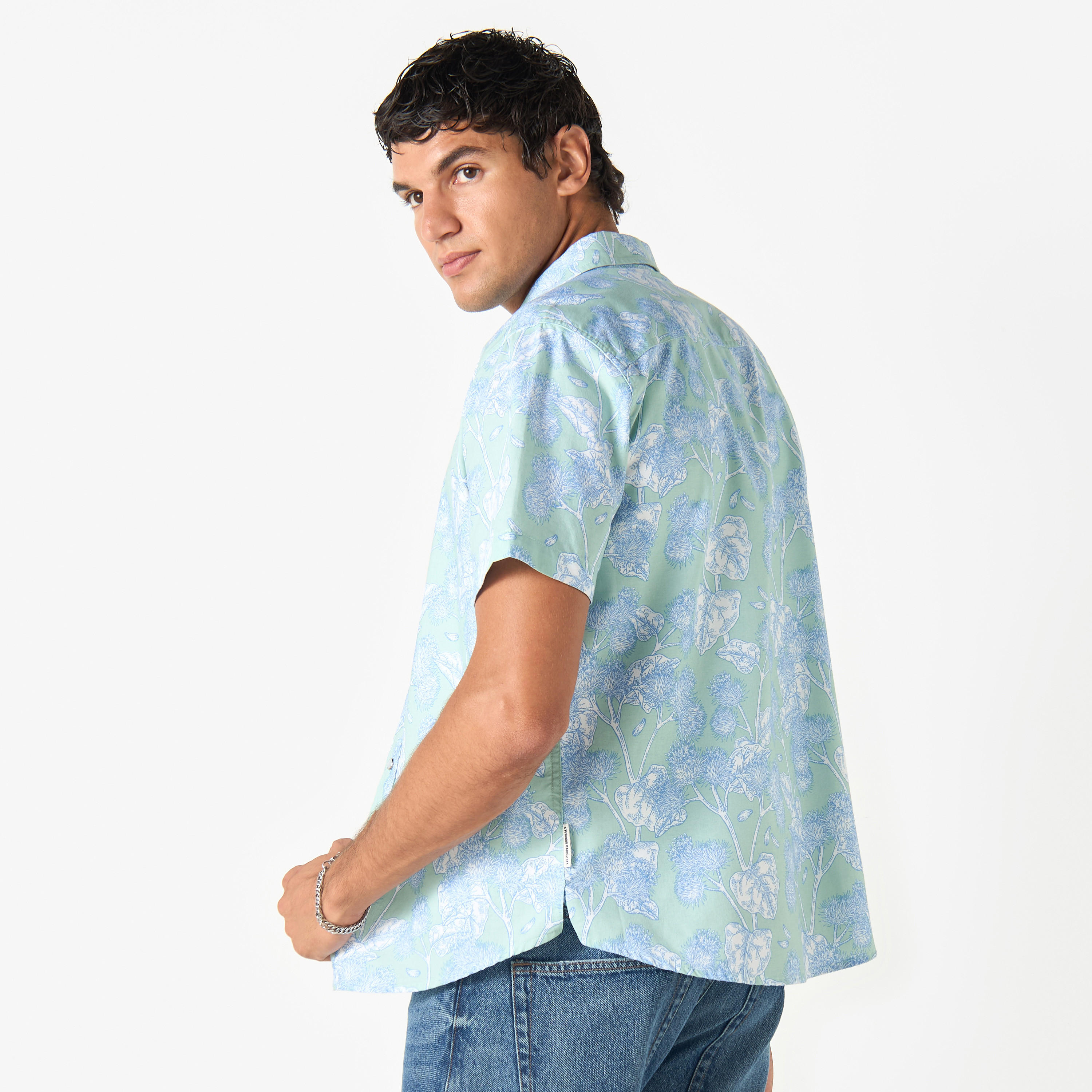 فستان بأكمام قصيرة وطبعات أزهار بقياس عادي من لي كوبر-men-clothing-shirts-image-14