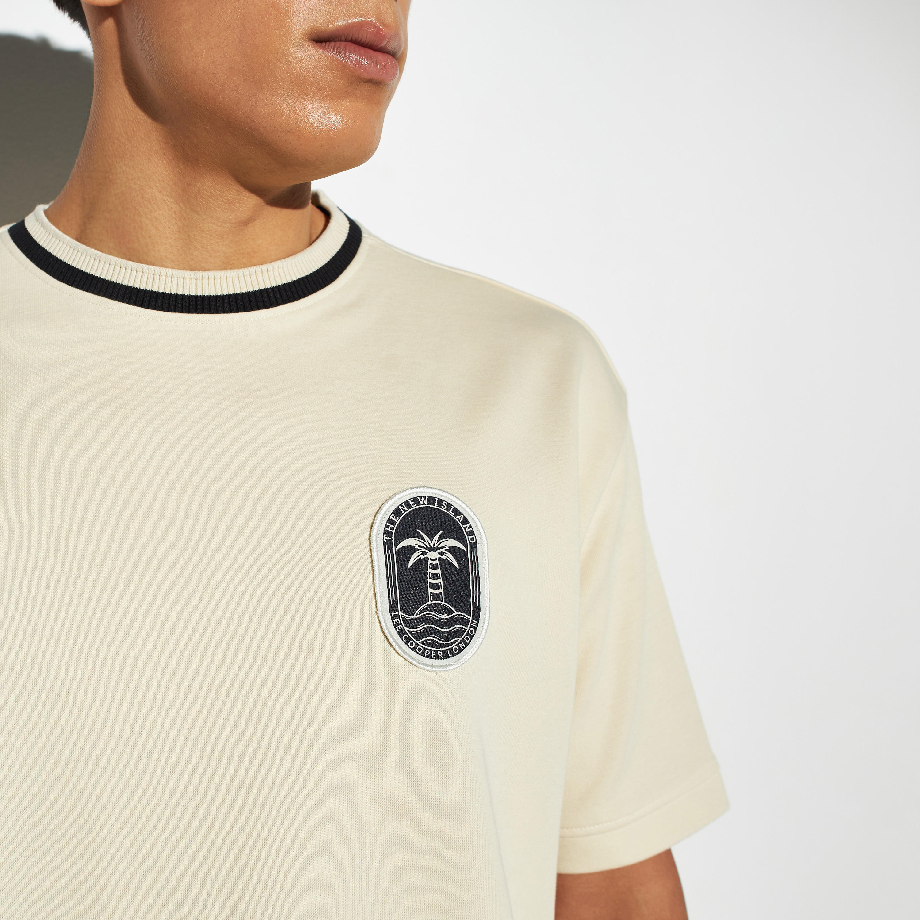 Lee Cooper Logo Patch Detail Crew Neck T-shirt-men-clothing-tshirtsandpolos-tshirts-image-4