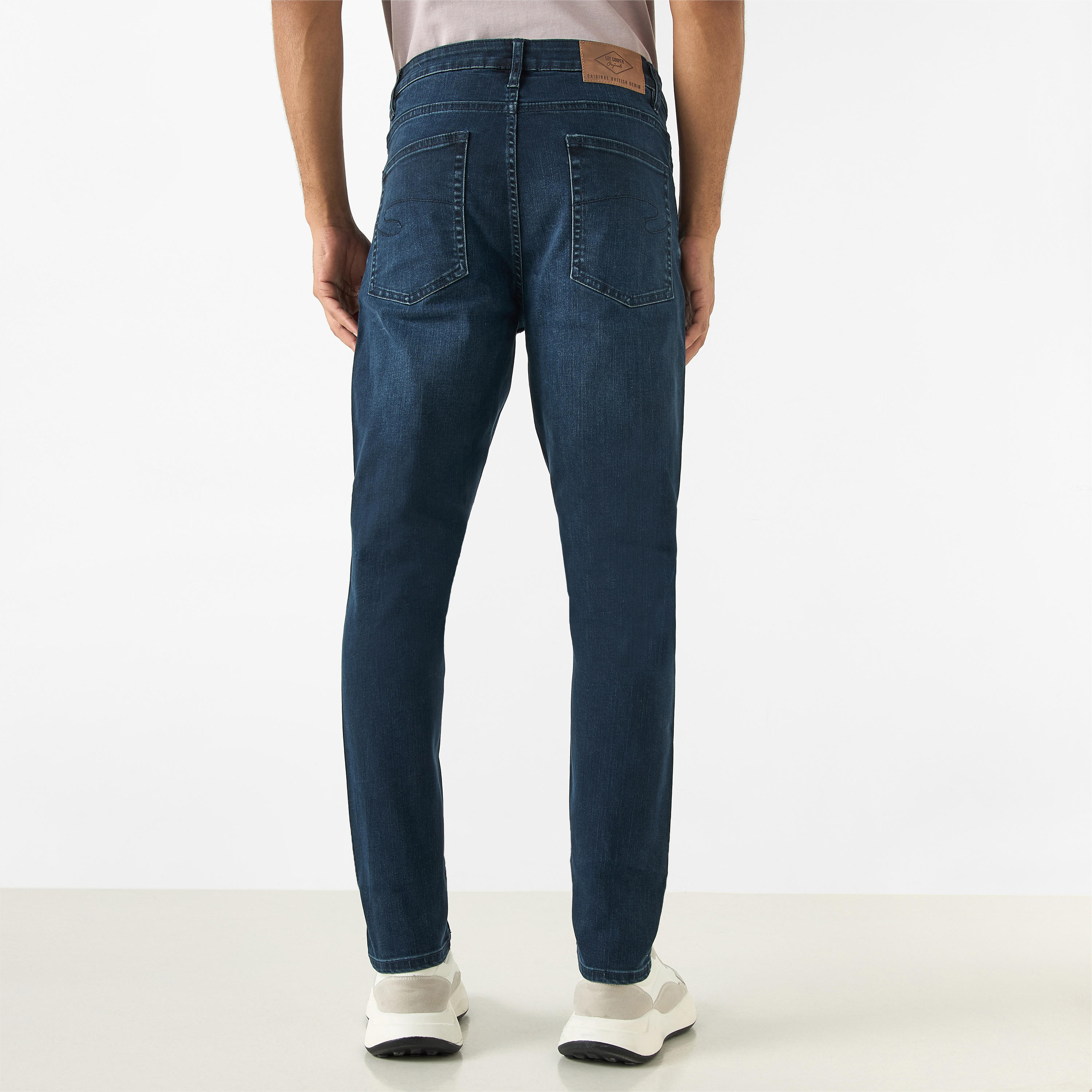 بنطلون جينز بقصة ضيّقة وخصر متوسط الارتفاع بجيوب من لي كوبر-men-clothing-bottoms-jeans-image-3