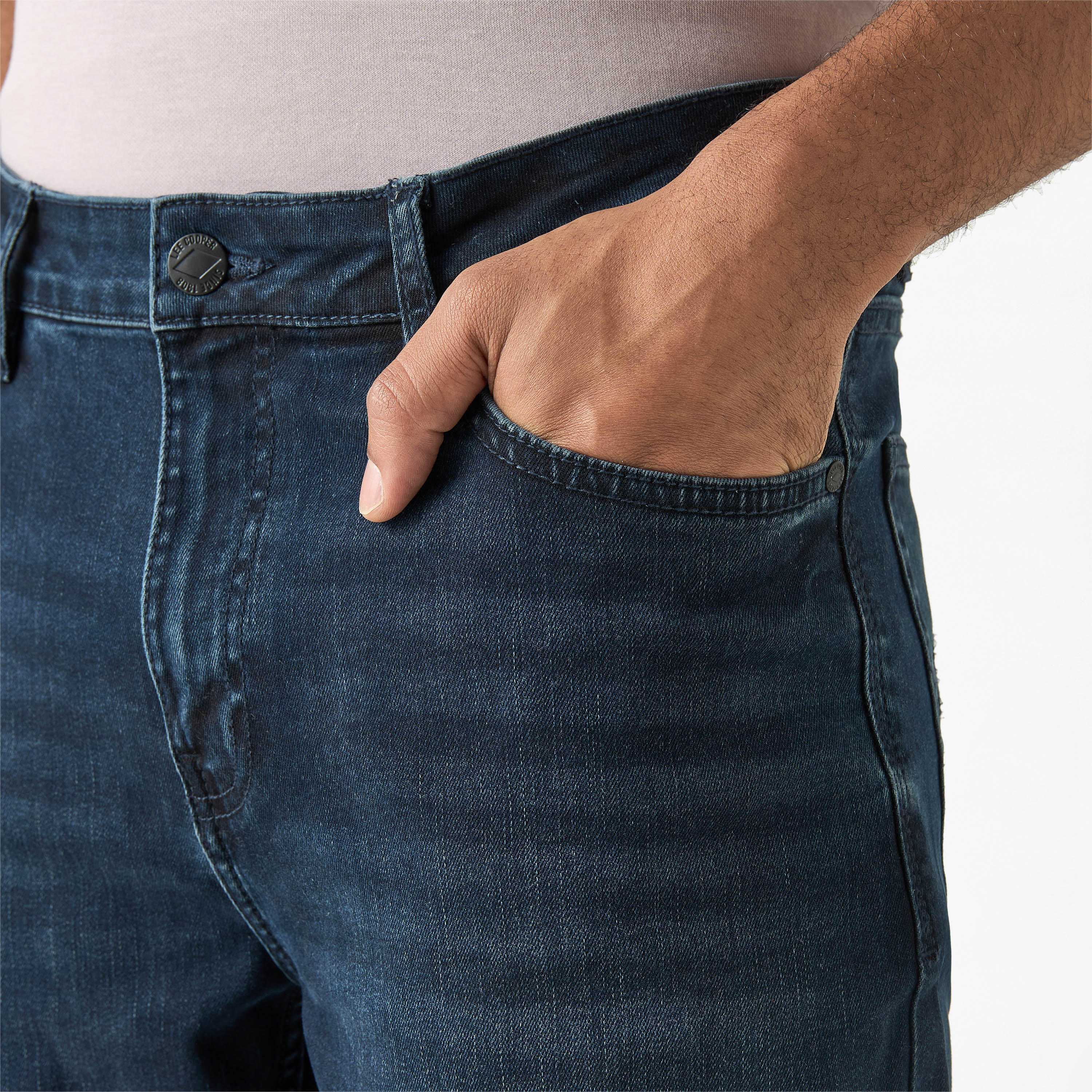 بنطلون جينز بقصة ضيّقة وخصر متوسط الارتفاع بجيوب من لي كوبر-men-clothing-bottoms-jeans-image-4