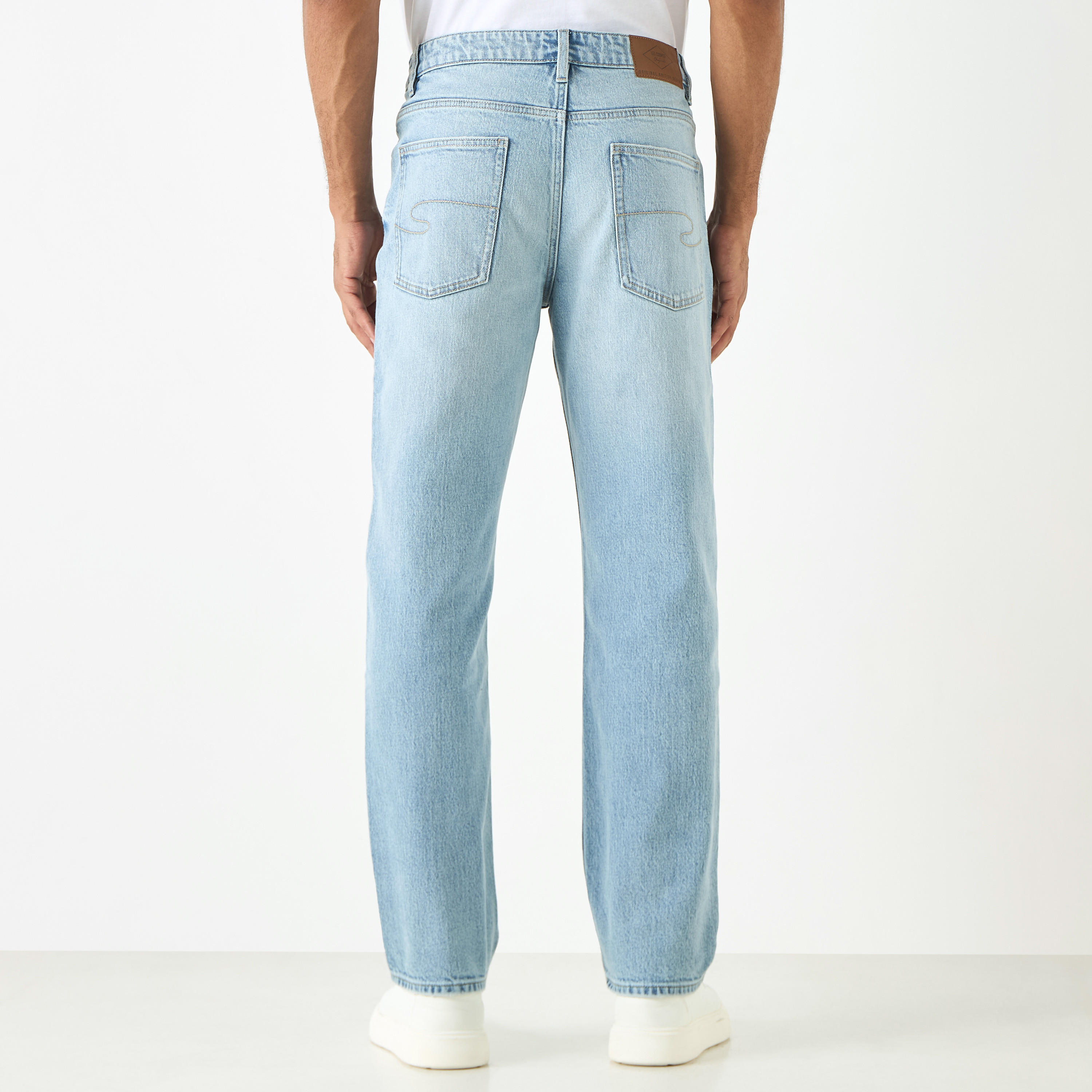 بنطلون جينز بقصّة مستقيمة وجيوب من لي كوبر-men-clothing-bottoms-jeans-image-3