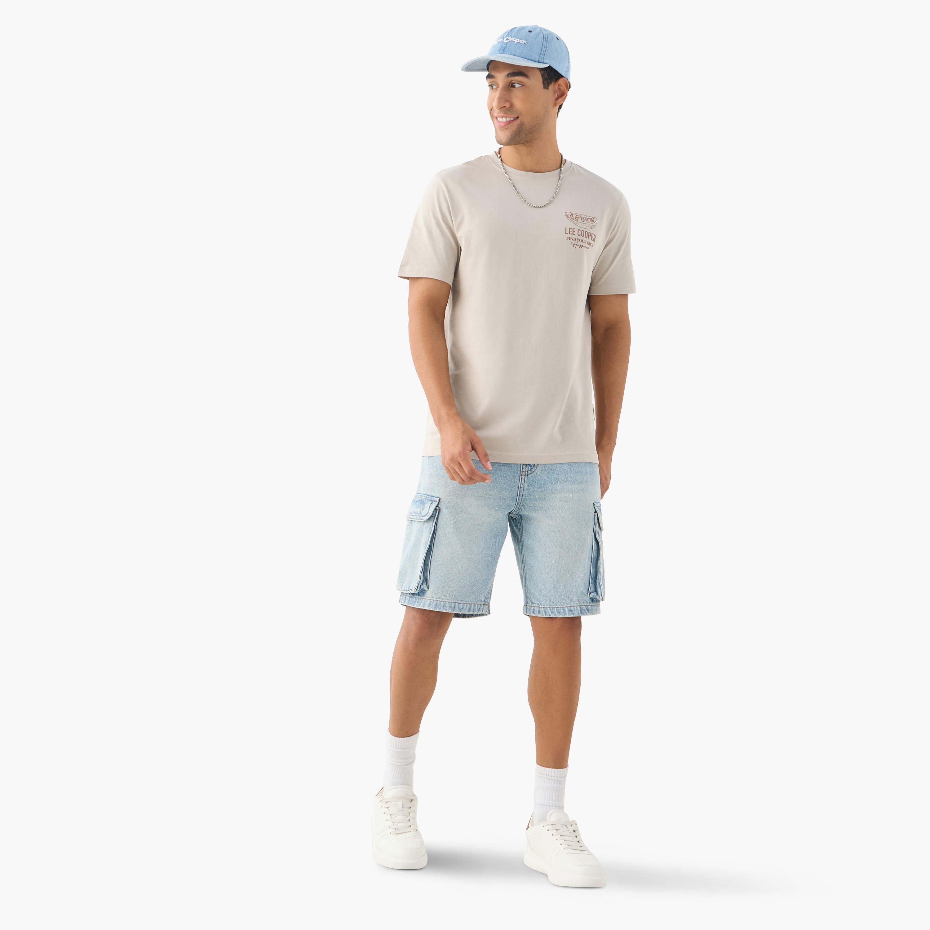 شورت دينم بقصة مريحة وجيوب من لي كوبر-men-clothing-bottoms-shorts-image-2