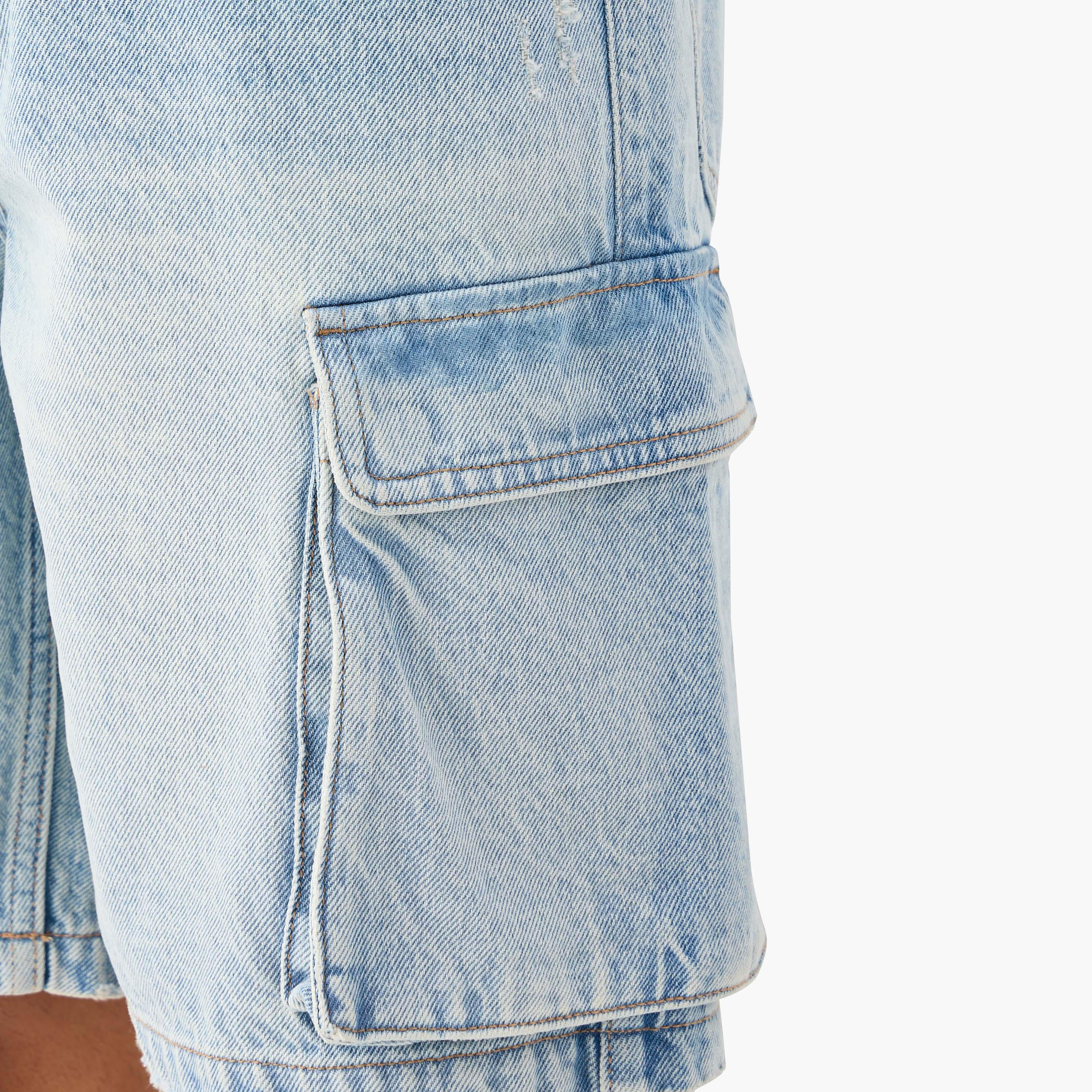 شورت دينم بقصة مريحة وجيوب من لي كوبر-men-clothing-bottoms-shorts-image-5